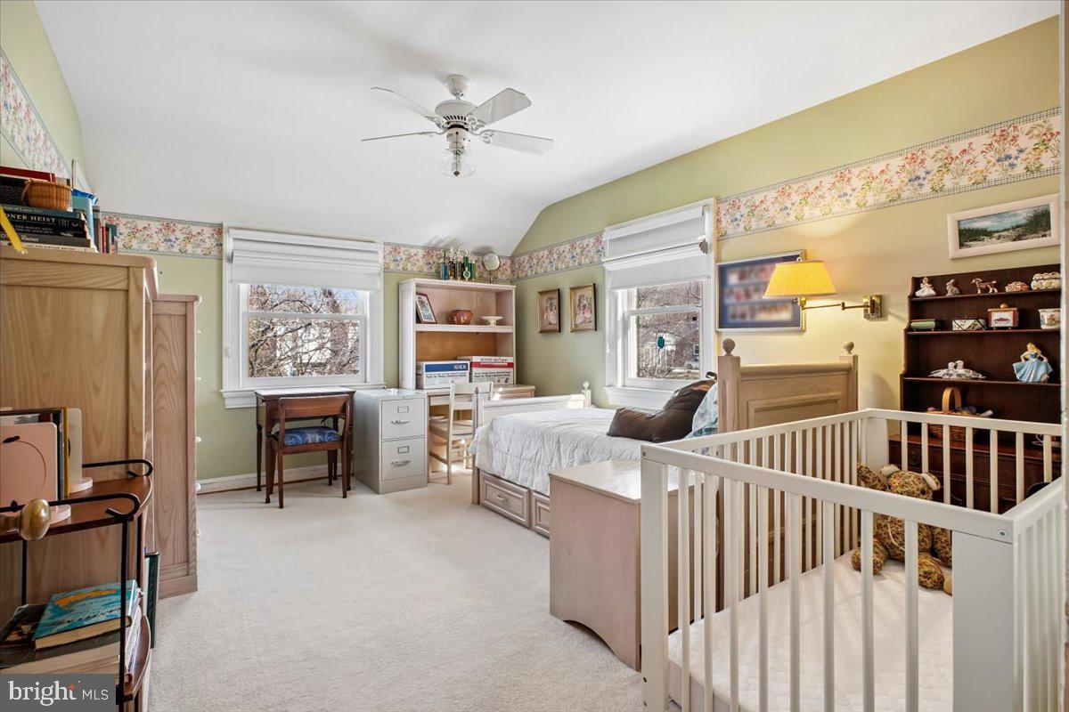 ENGLISH VILLAGE - Residential