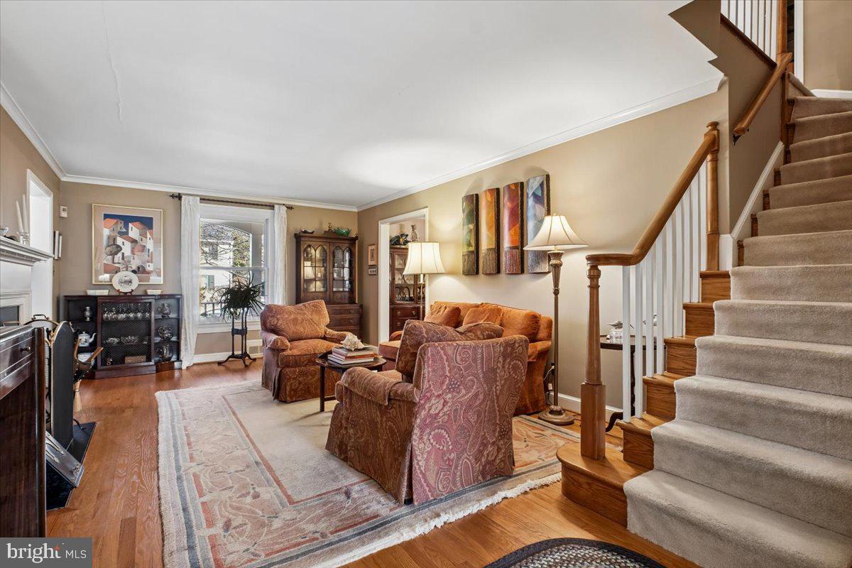 ENGLISH VILLAGE - Residential