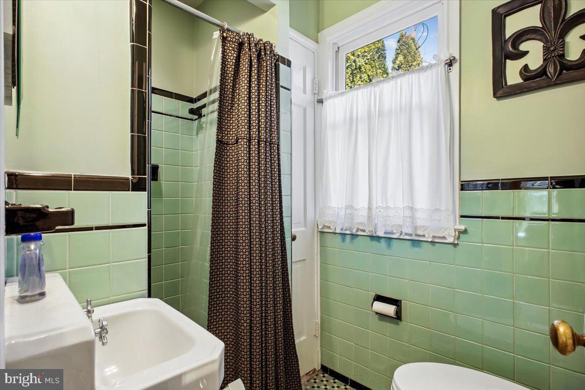 ENGLISH VILLAGE - Residential