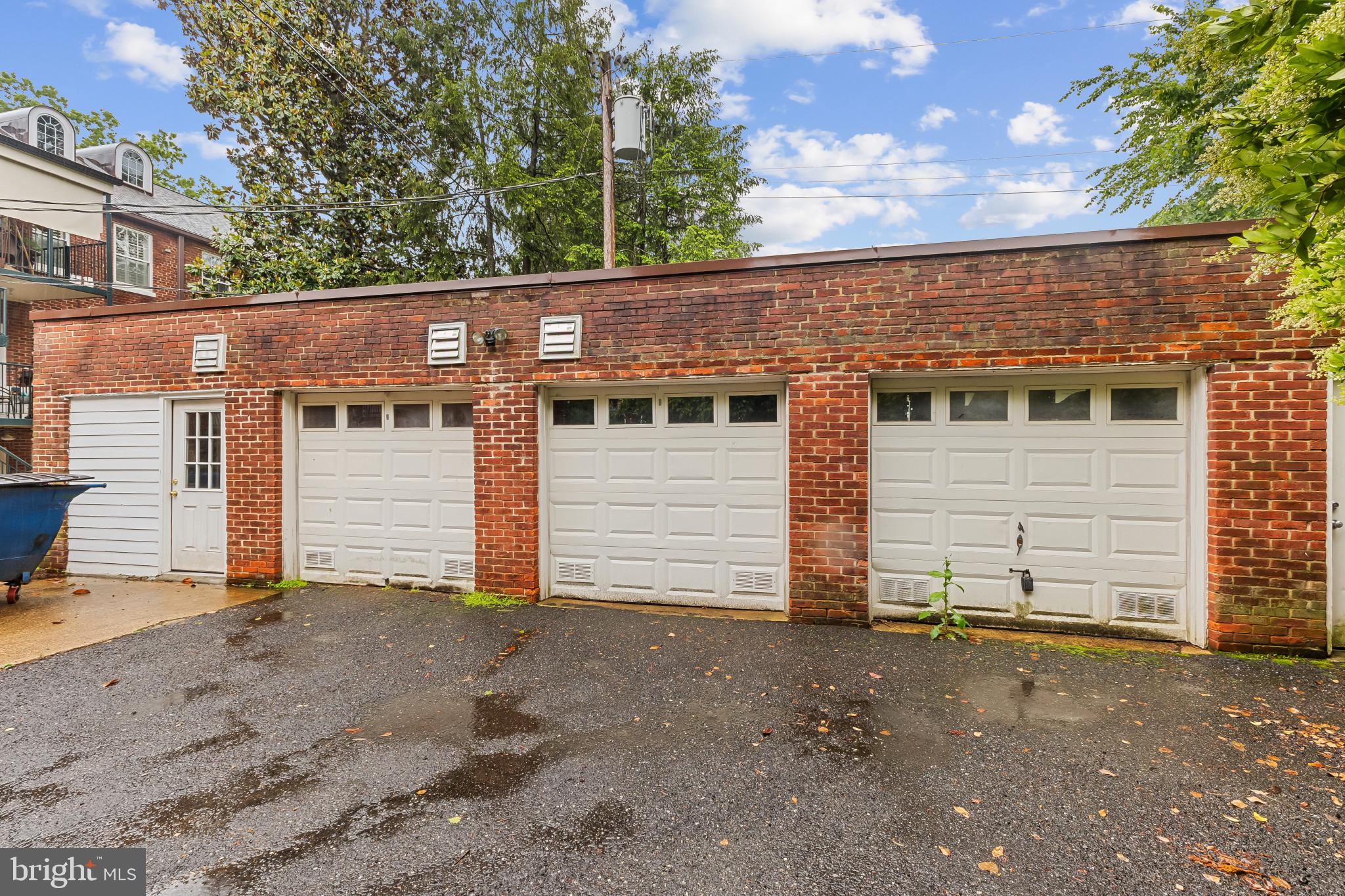 ROSEMONT STATION - Residential