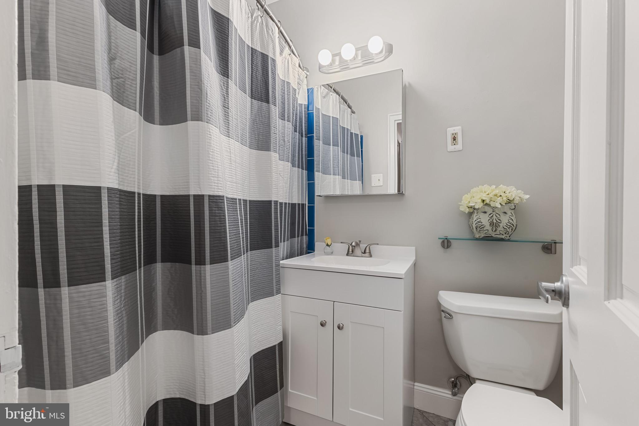 ROSEMONT STATION - Residential