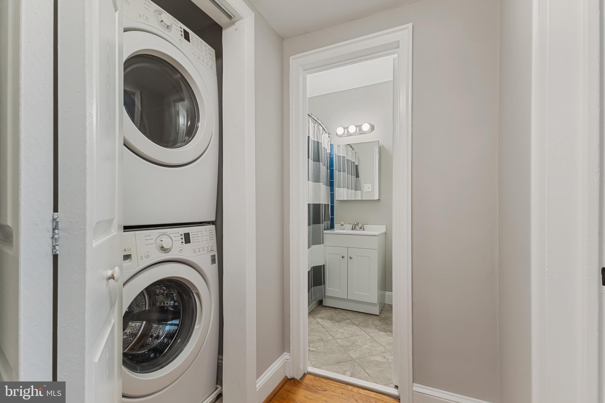 ROSEMONT STATION - Residential