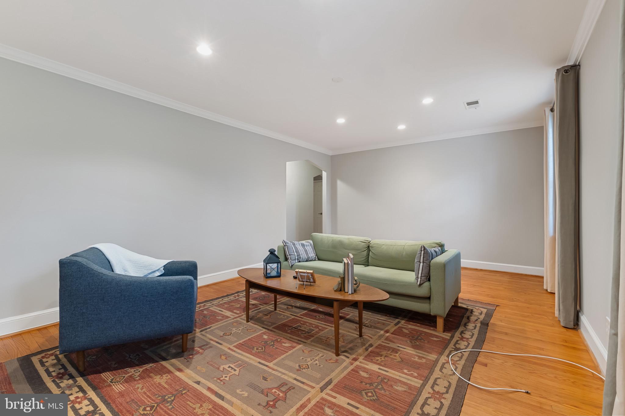 ROSEMONT STATION - Residential