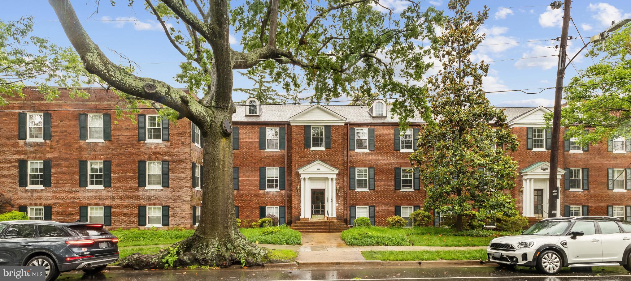 ROSEMONT STATION - Residential