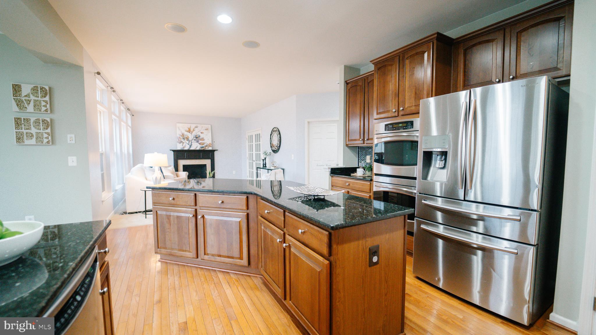 LAKELAND PLACE - Residential