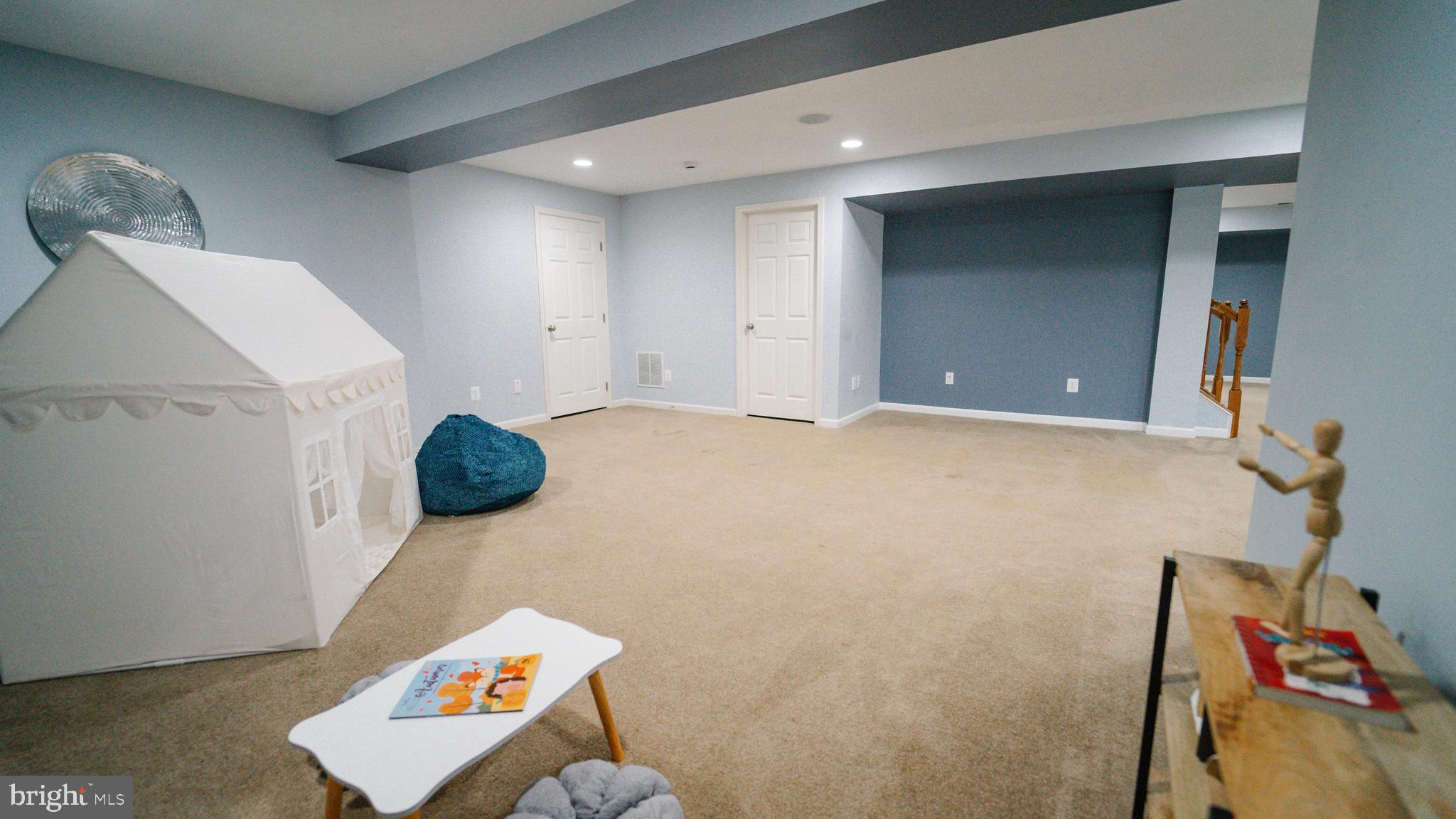 LAKELAND PLACE - Residential