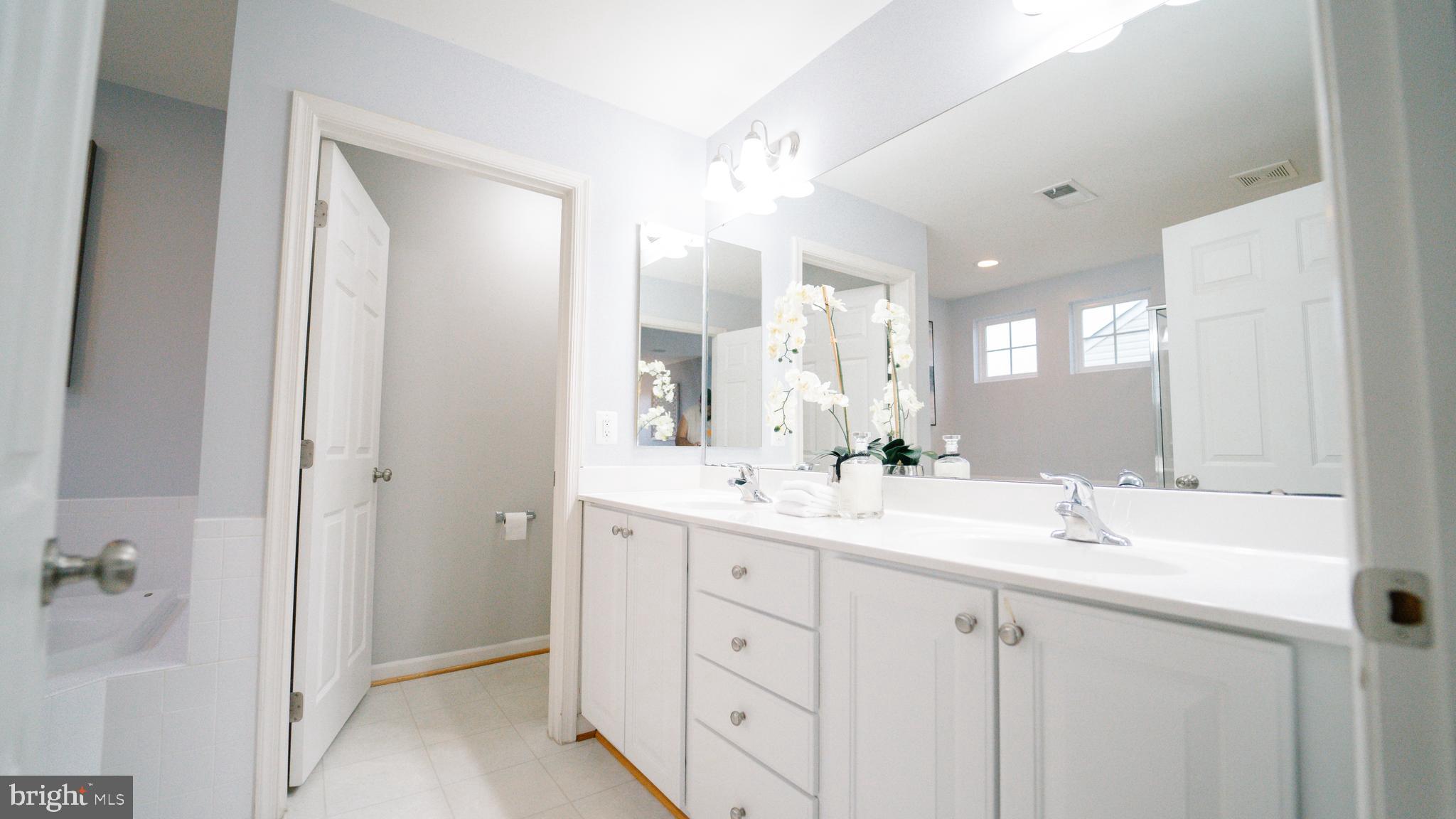 LAKELAND PLACE - Residential