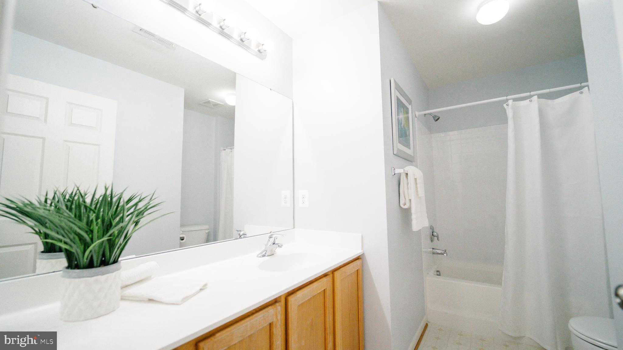 LAKELAND PLACE - Residential