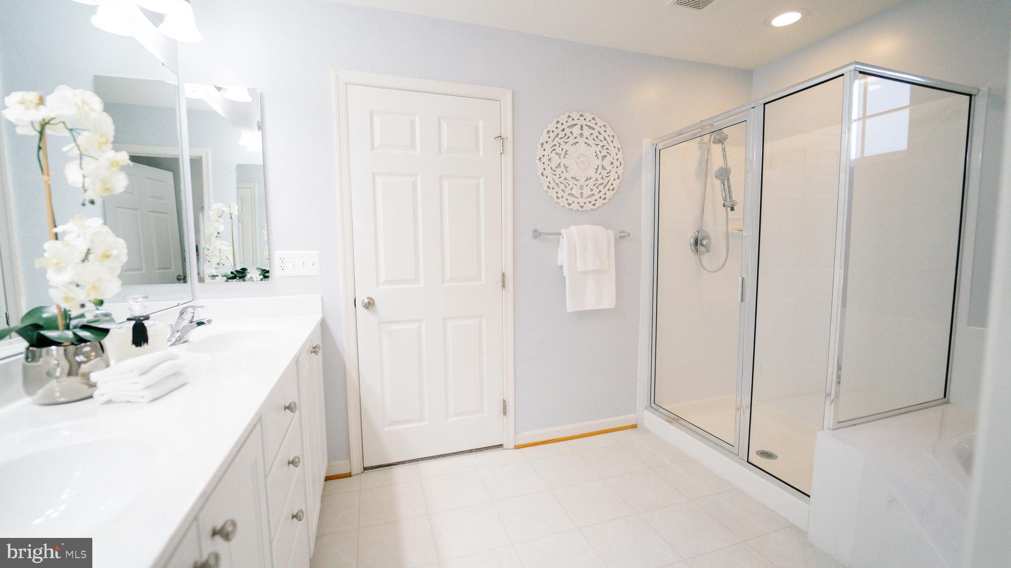 LAKELAND PLACE - Residential