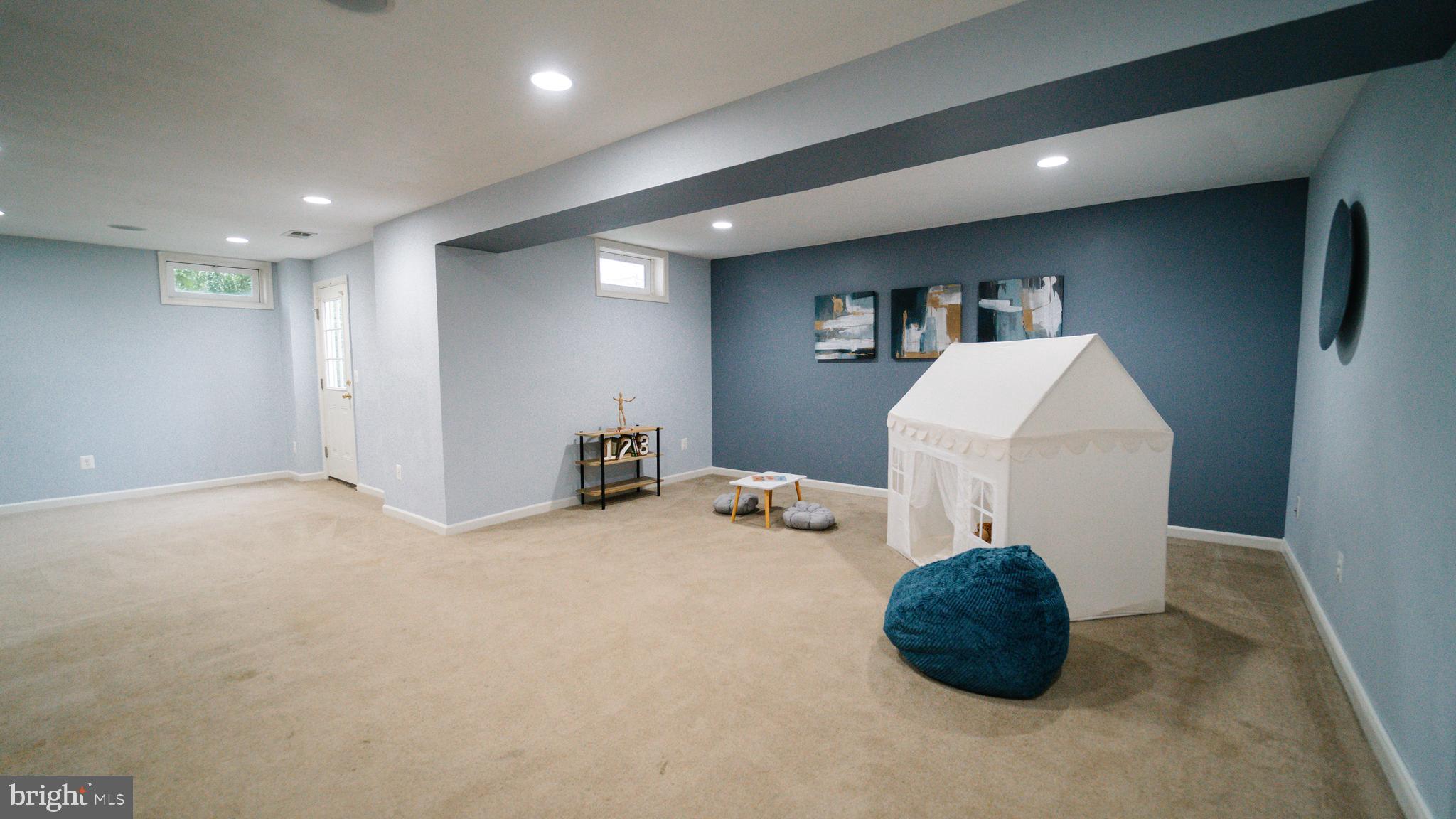 LAKELAND PLACE - Residential