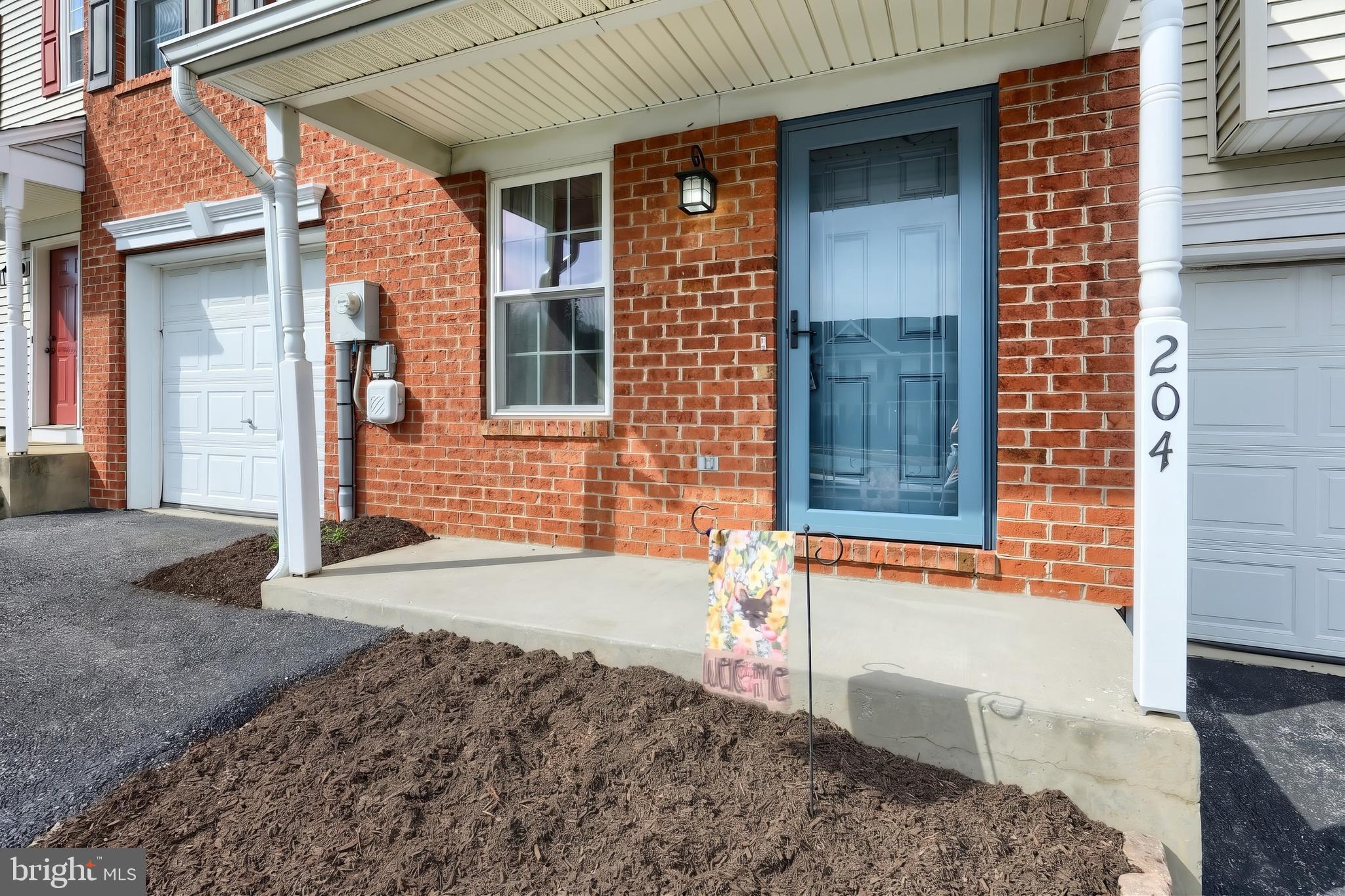 204 COUNTRY RIDGE DRIVE