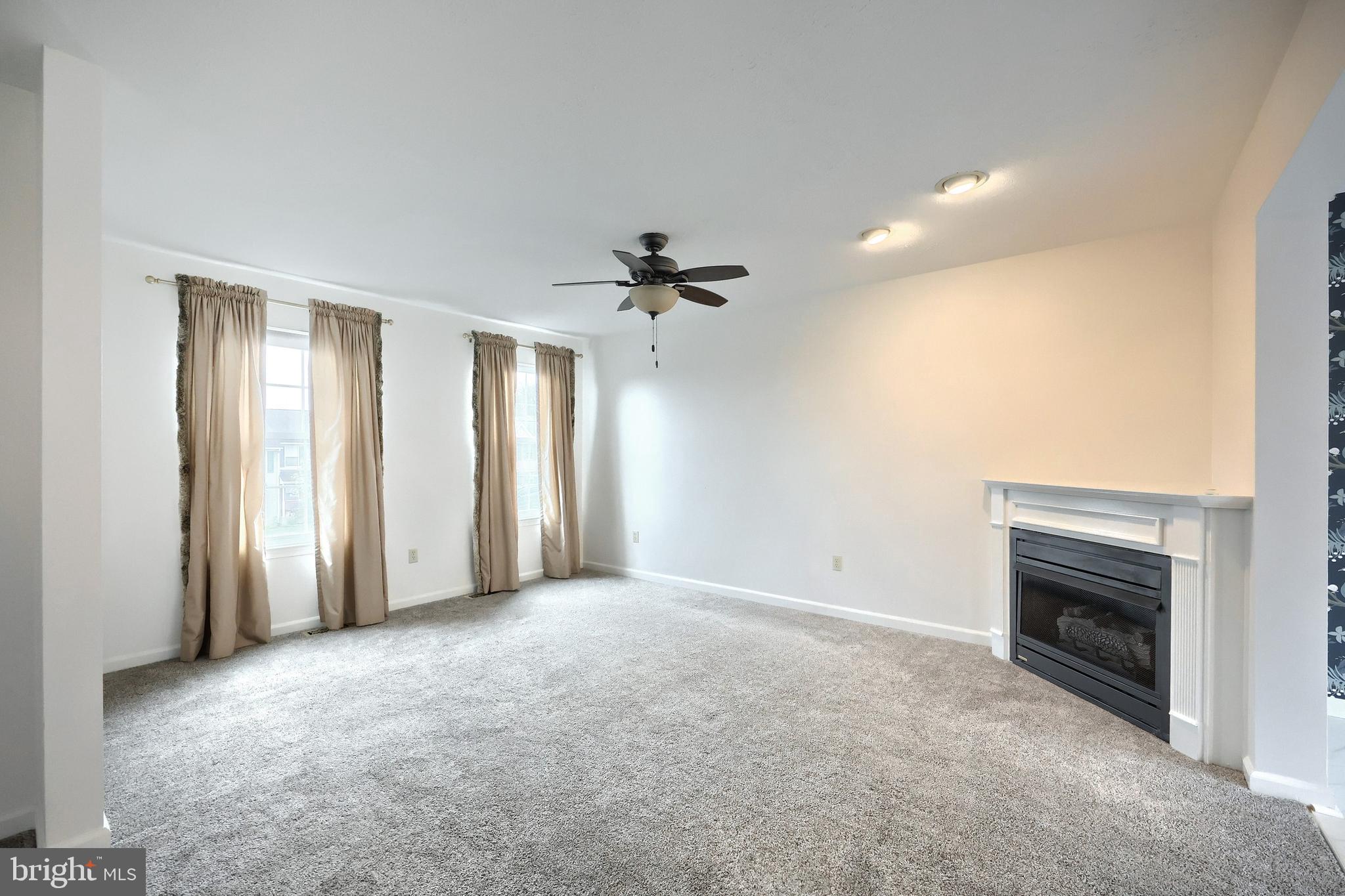 COUNTRY RIDGE - Residential