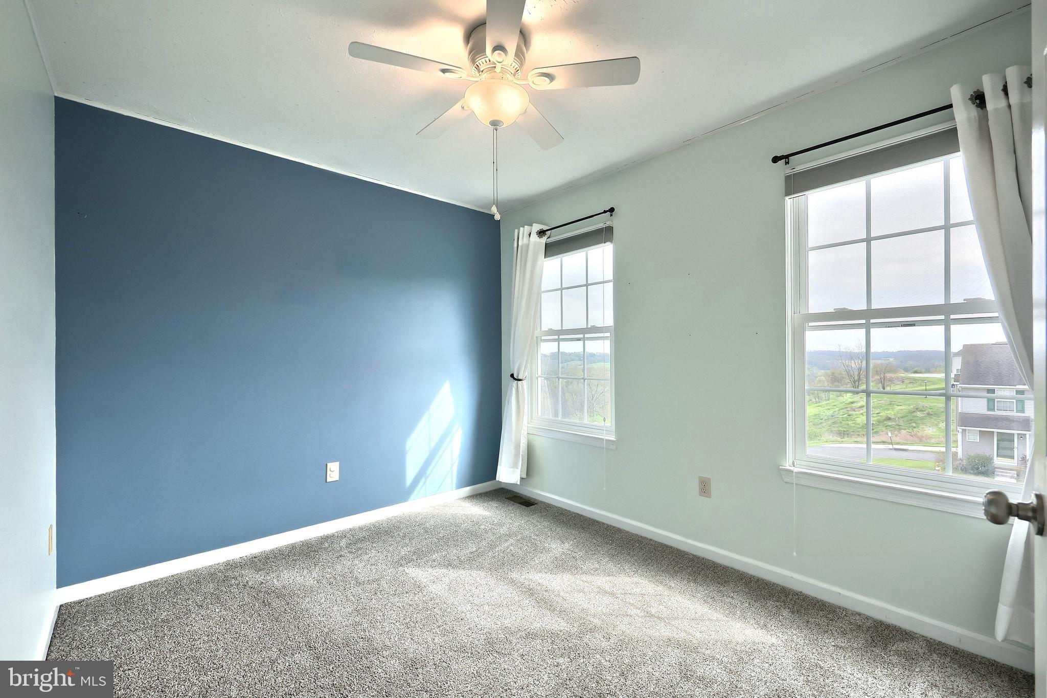 COUNTRY RIDGE - Residential