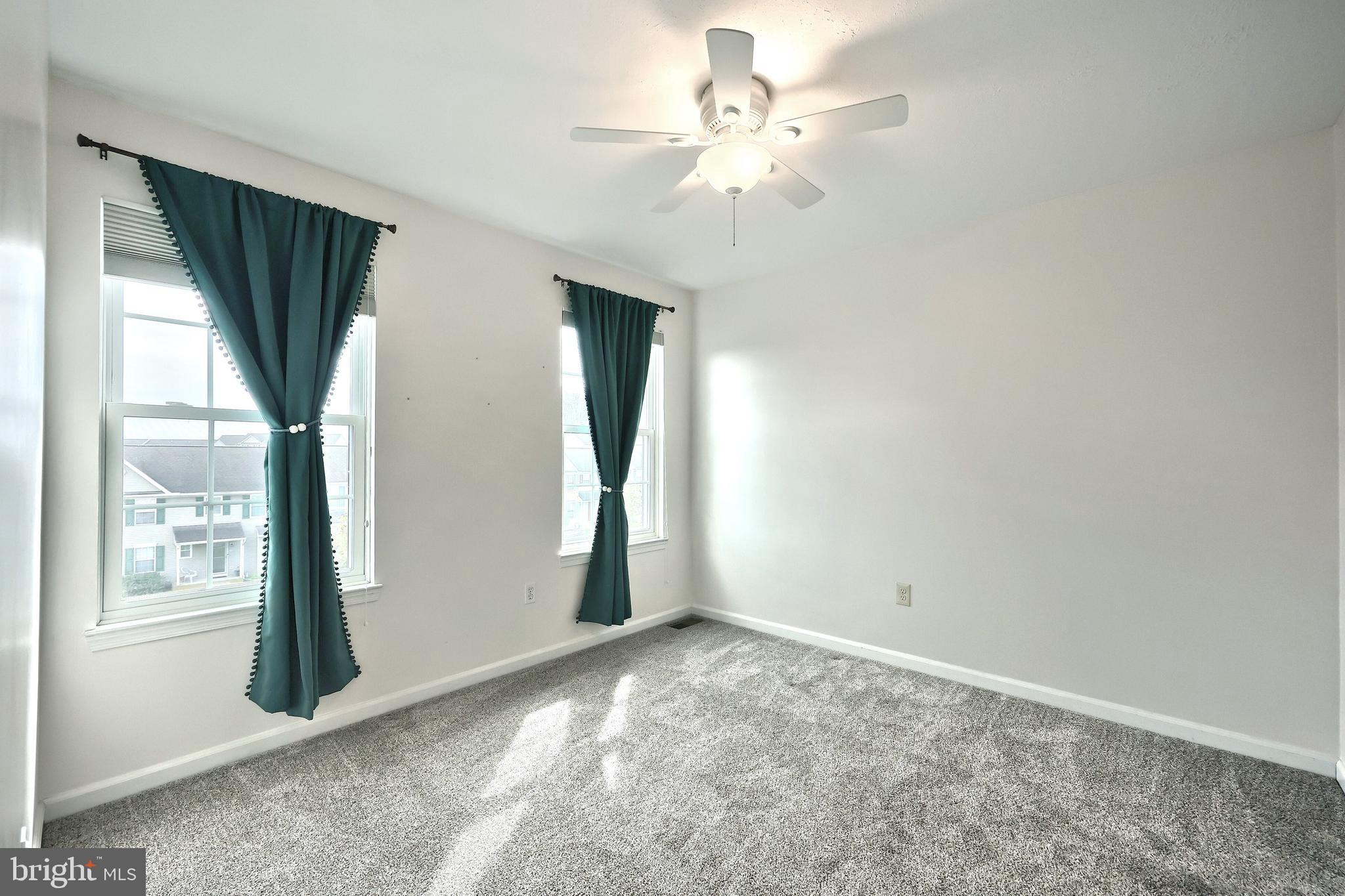 COUNTRY RIDGE - Residential