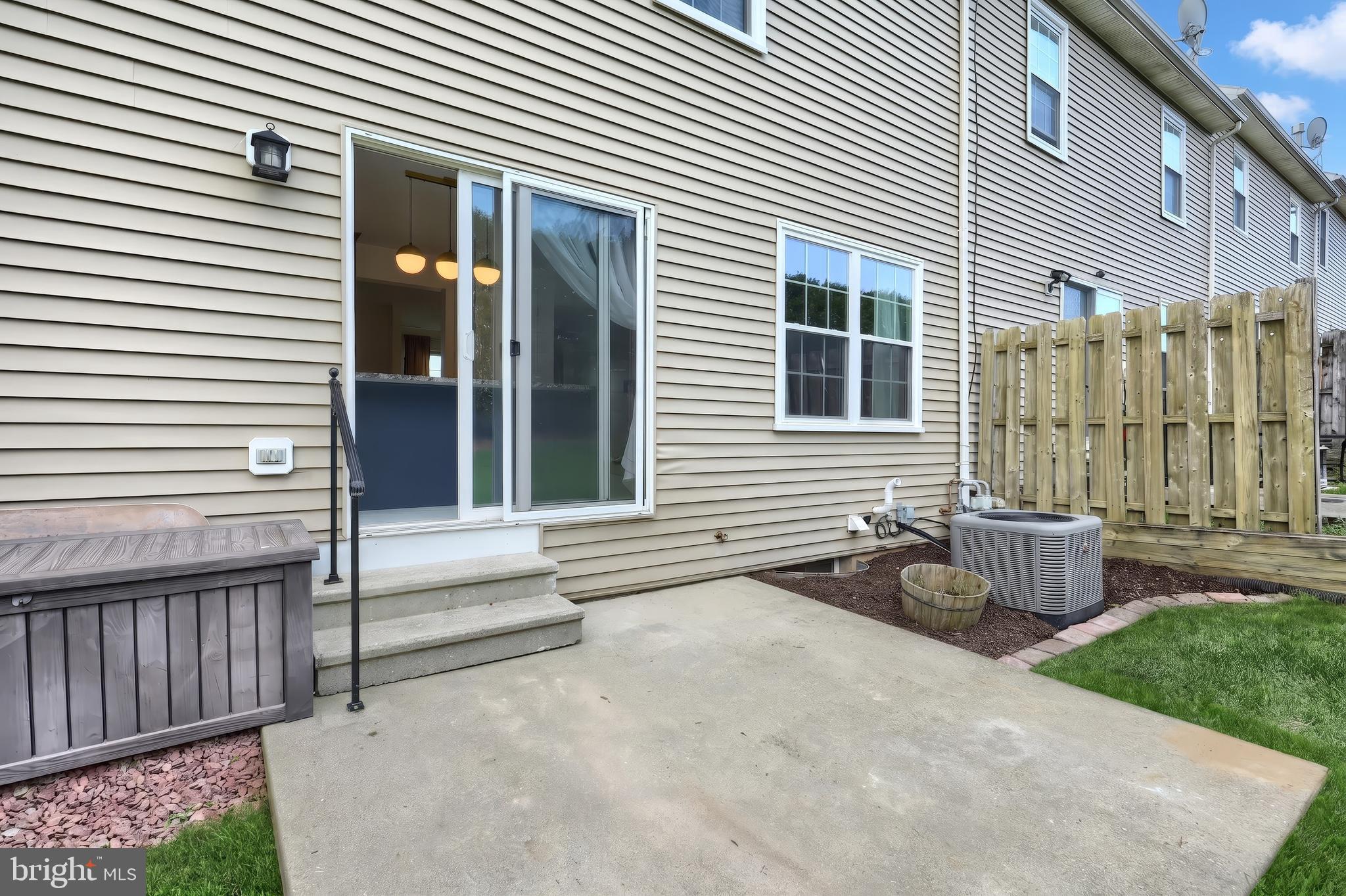 COUNTRY RIDGE - Residential