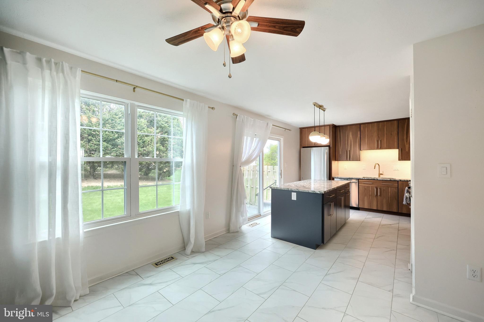 COUNTRY RIDGE - Residential