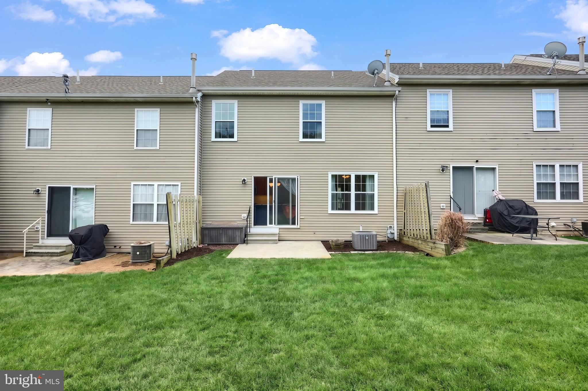 COUNTRY RIDGE - Residential