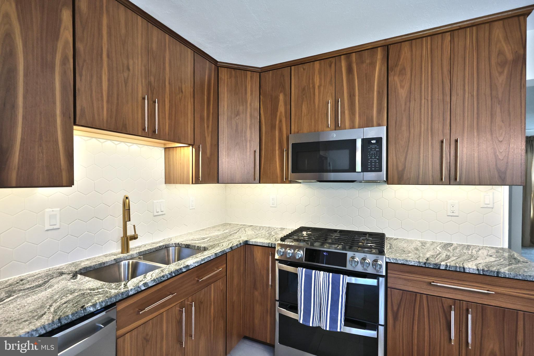 COUNTRY RIDGE - Residential