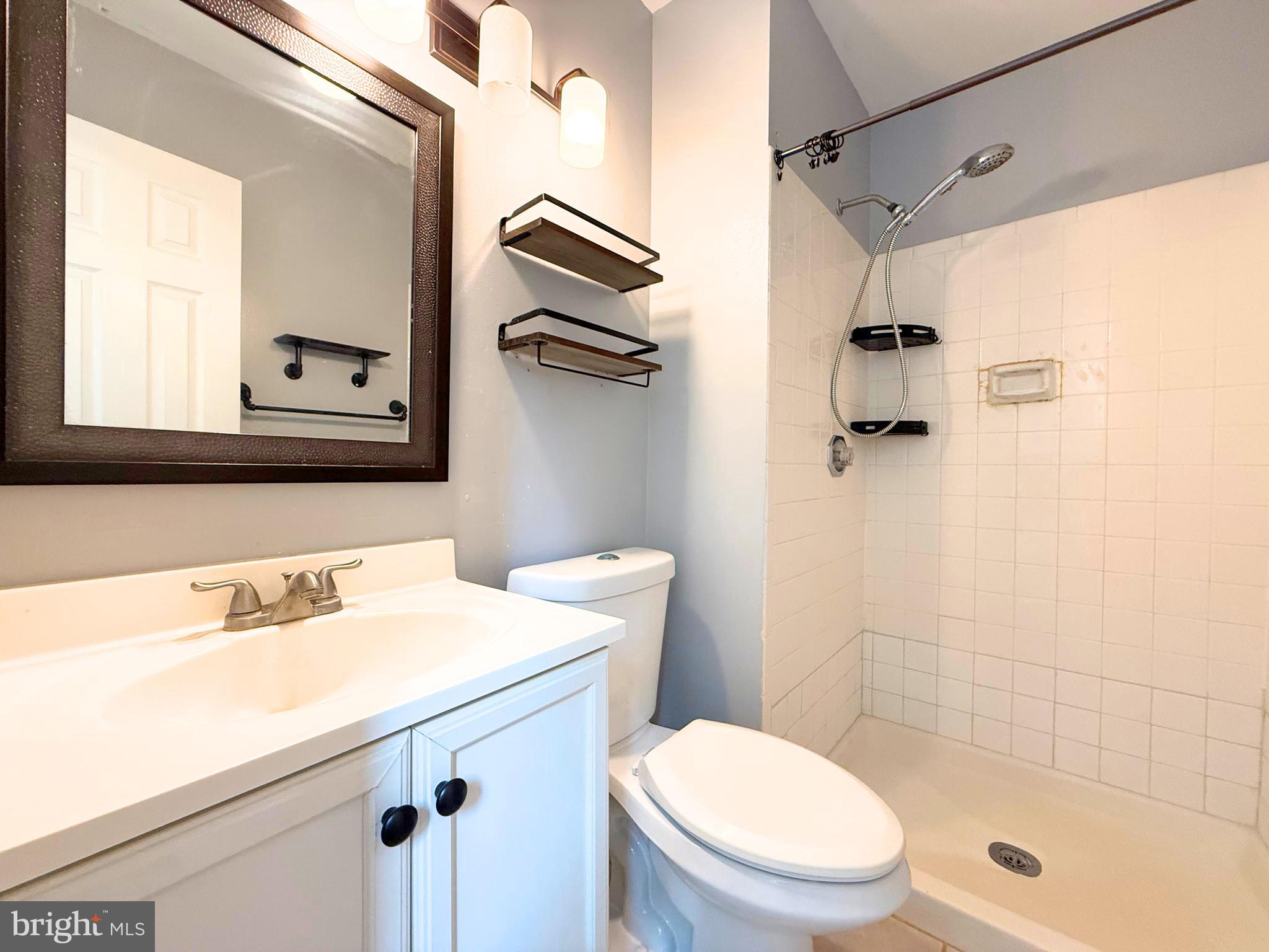 GREEN HILLS - Residential Lease