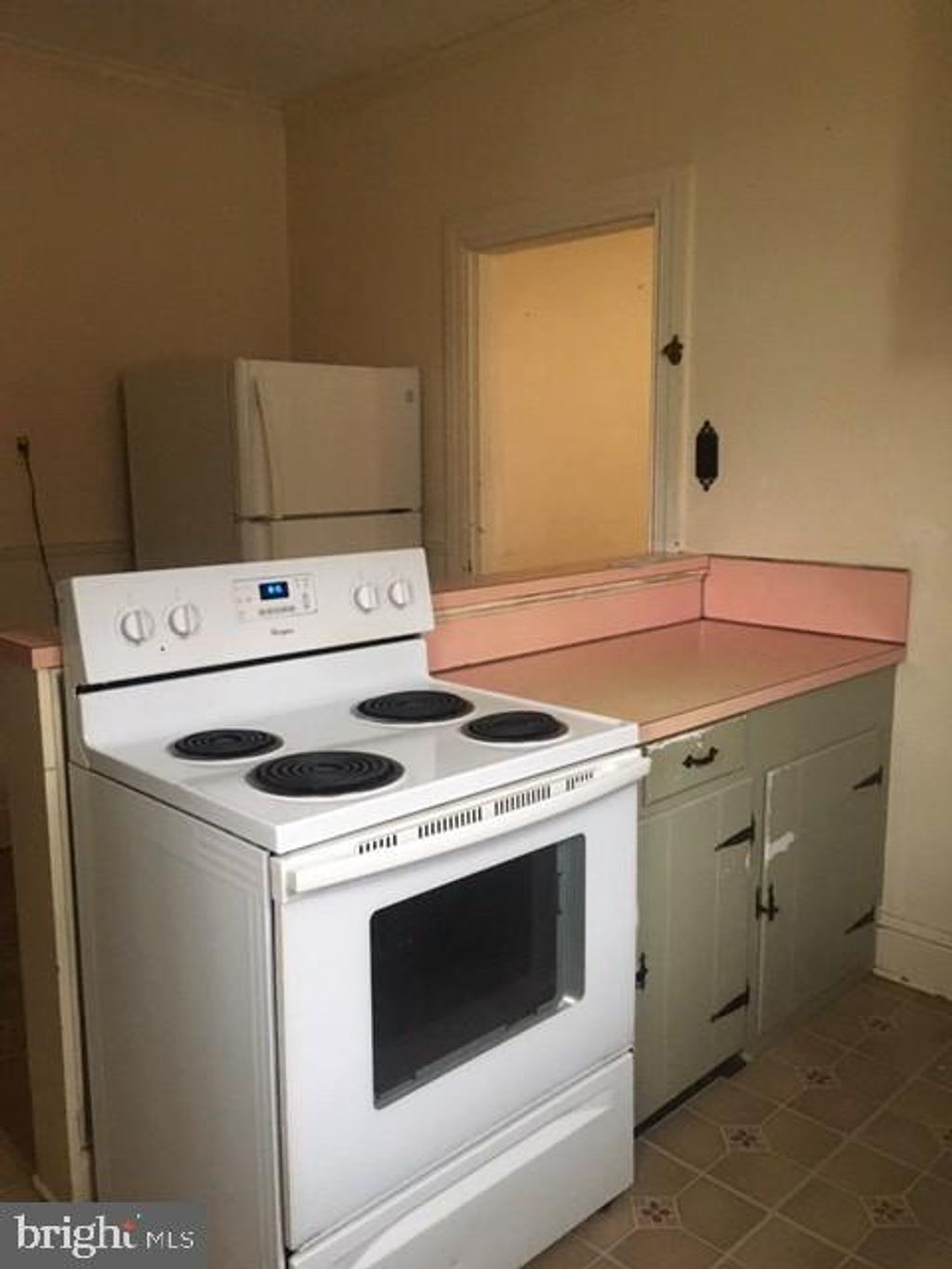 Photo of 983 E Philadelphia Street #1ST FLOOR, YORK, PA 17403 (MLS # PAYK2096964)