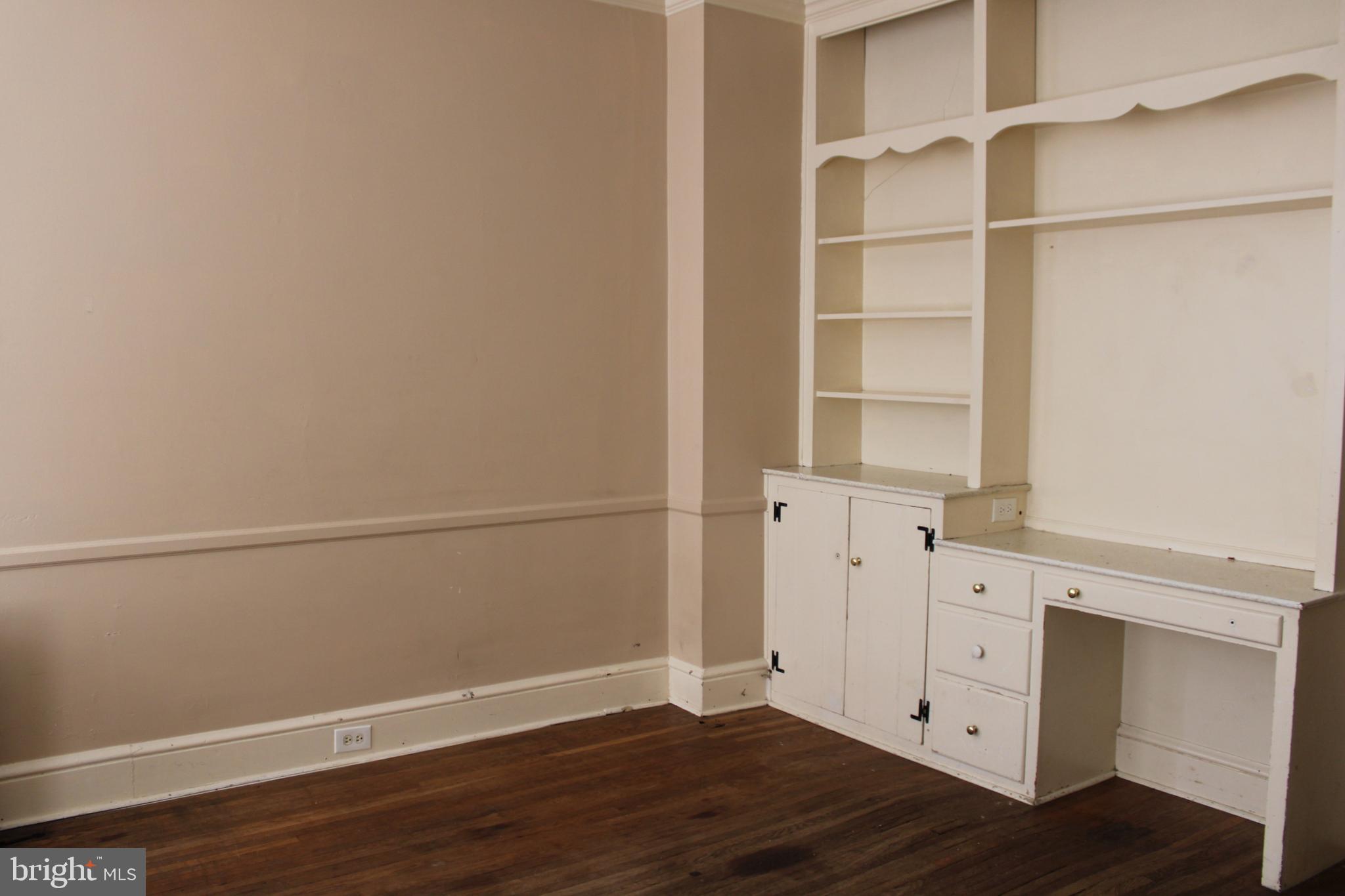 983 E PHILADELPHIA STREET 1ST FLOOR