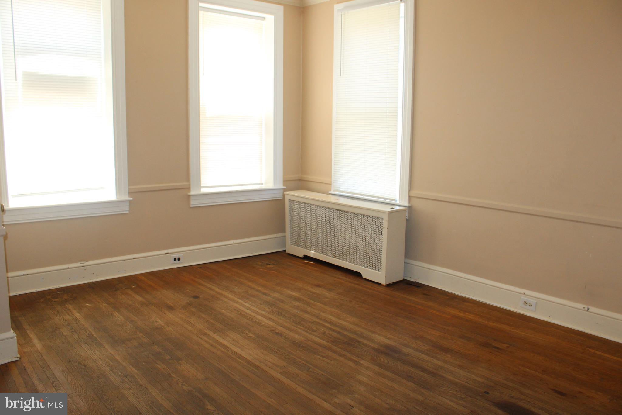 983 E PHILADELPHIA STREET 1ST FLOOR