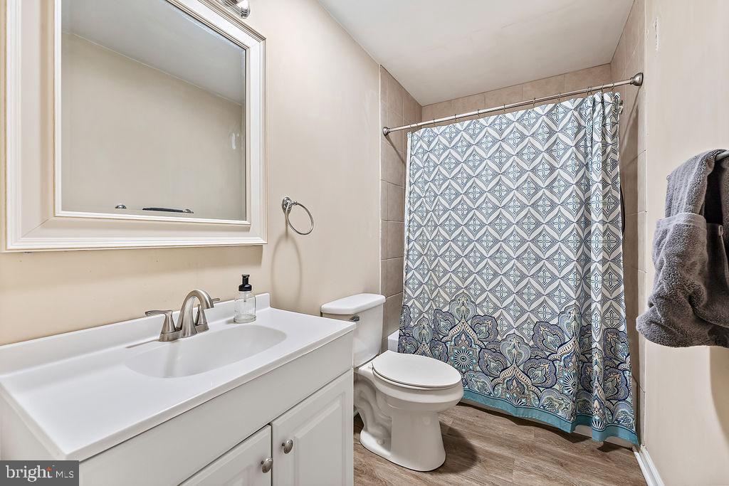 HIDDEN LAKE - Residential