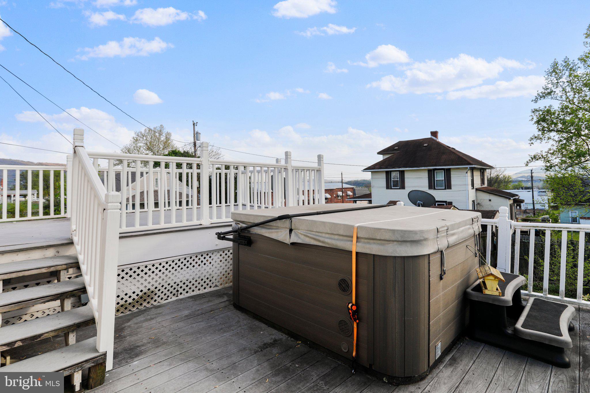 MAPLESIDE - Residential