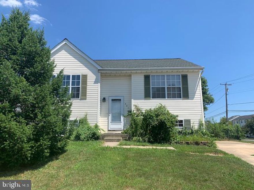 Investor Alert! This charming split foyer home is a great opportunity to build equity! Traditional layout offers 4 beds & 2baths, with driveway parking, level lot with fenced backyard & deck, & lots of potential ready for your ideas & TLC to make it shine. Property is being sold AS-IS.  Seller will not make any repairs.  Please note this is a Short Sale. The Buyer shall pay MYclosing LLC a Loss Mitigation /Processing Fee, an amount equal to or one and one-half percent (1 1/2%) of the purchase price of the property. The Loss Mitigation/
Processing Fee shall be a minimum of Two Thousand, Five Hundred dollars ($2500.00) regardless of the purchase price. The Loss Mitigation/Processing Fee shall be paid at the time of consummation.