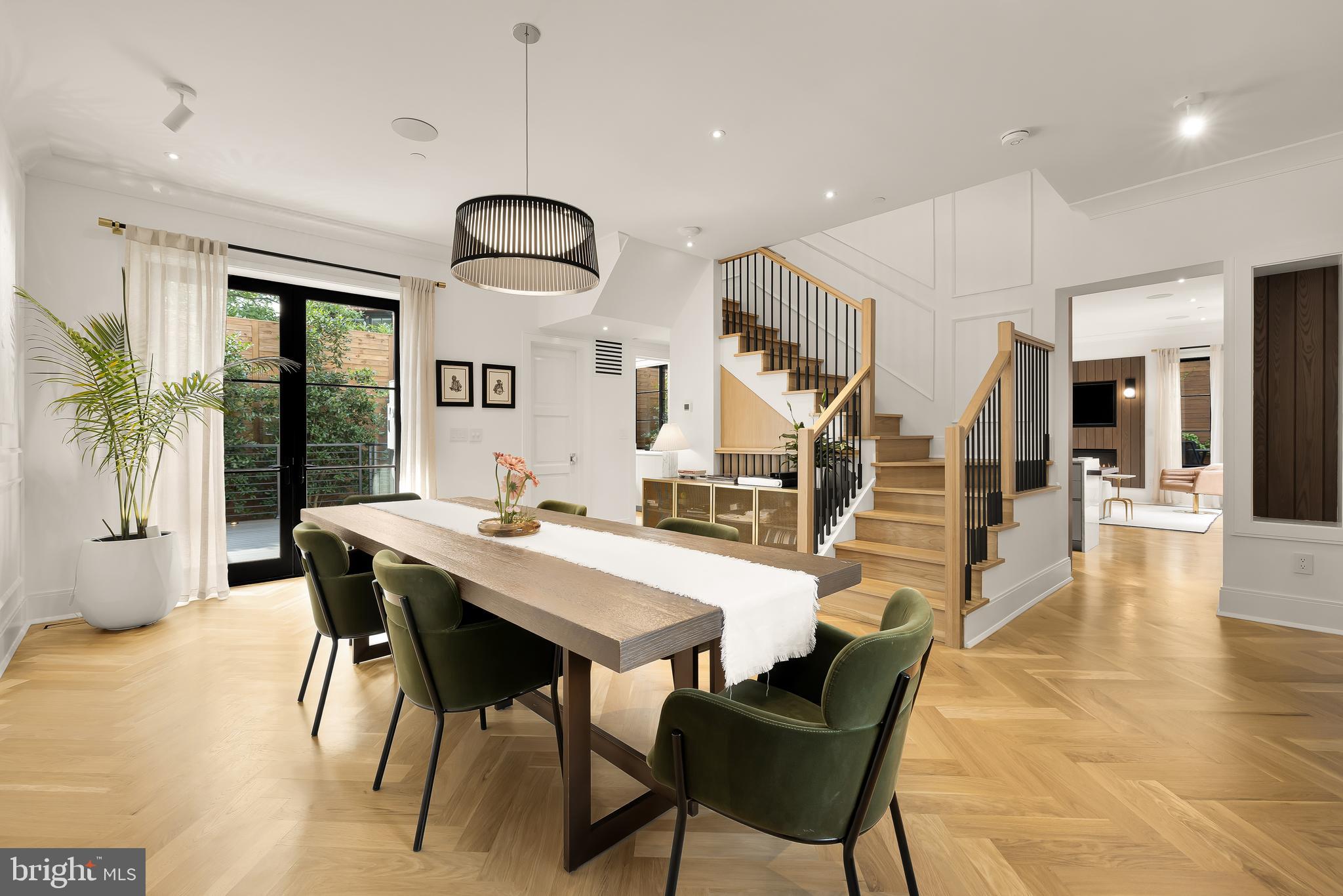 CLEVELAND PARK - Residential