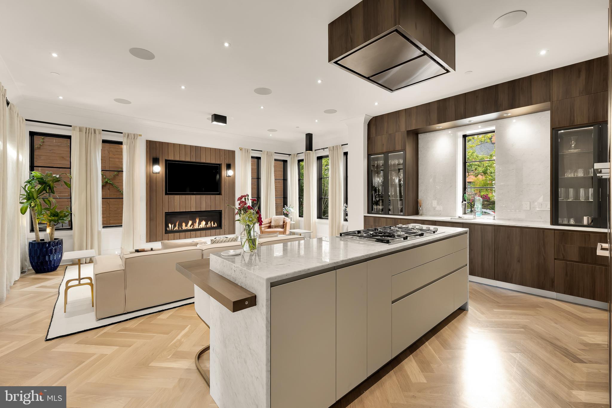 CLEVELAND PARK - Residential