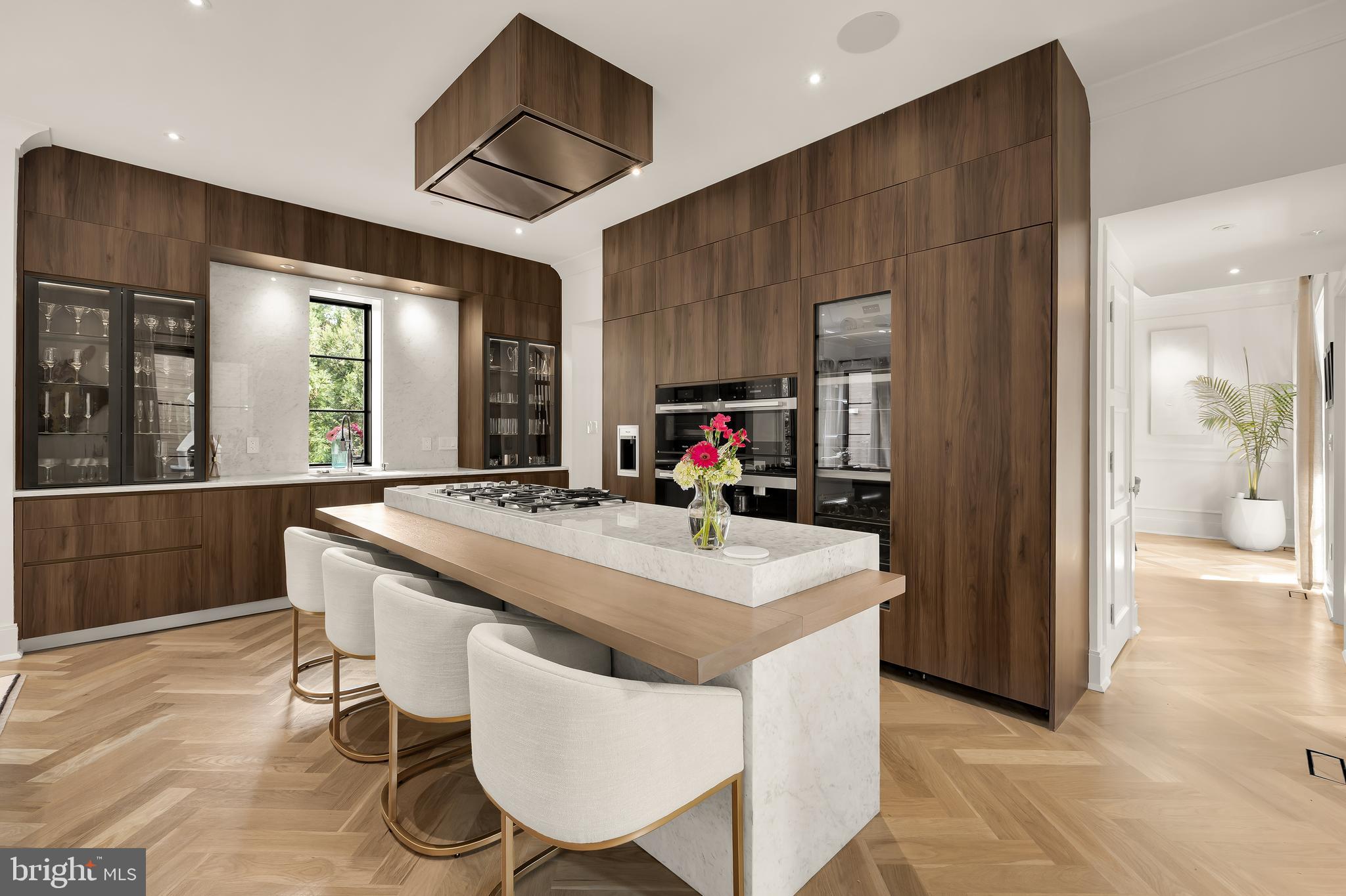 3302 CLEVELAND AVENUE NW