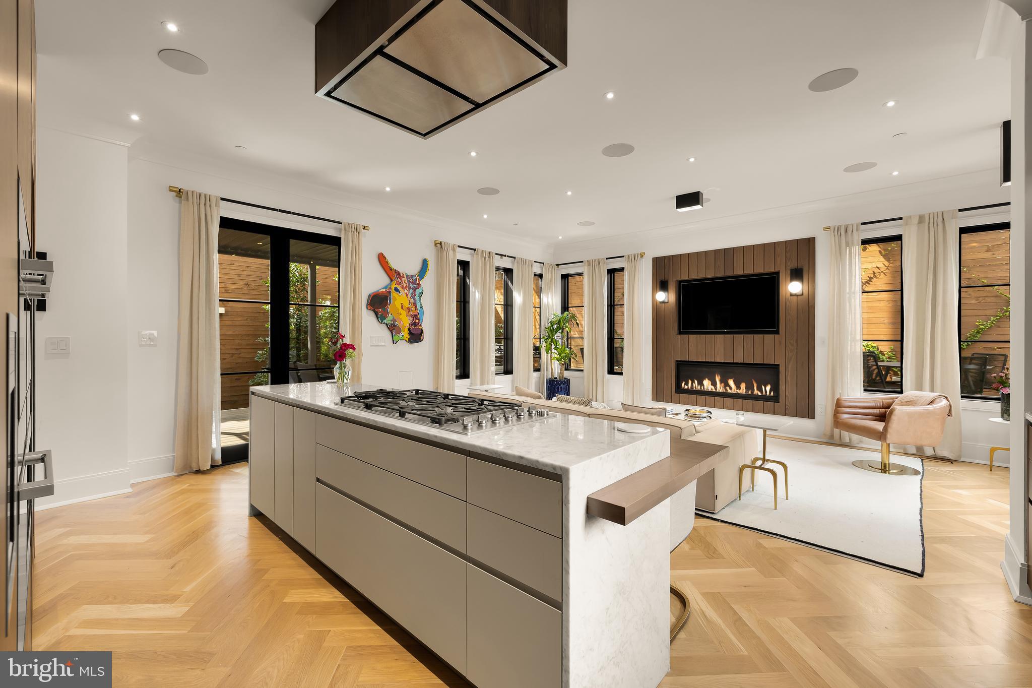 3302 CLEVELAND AVENUE NW