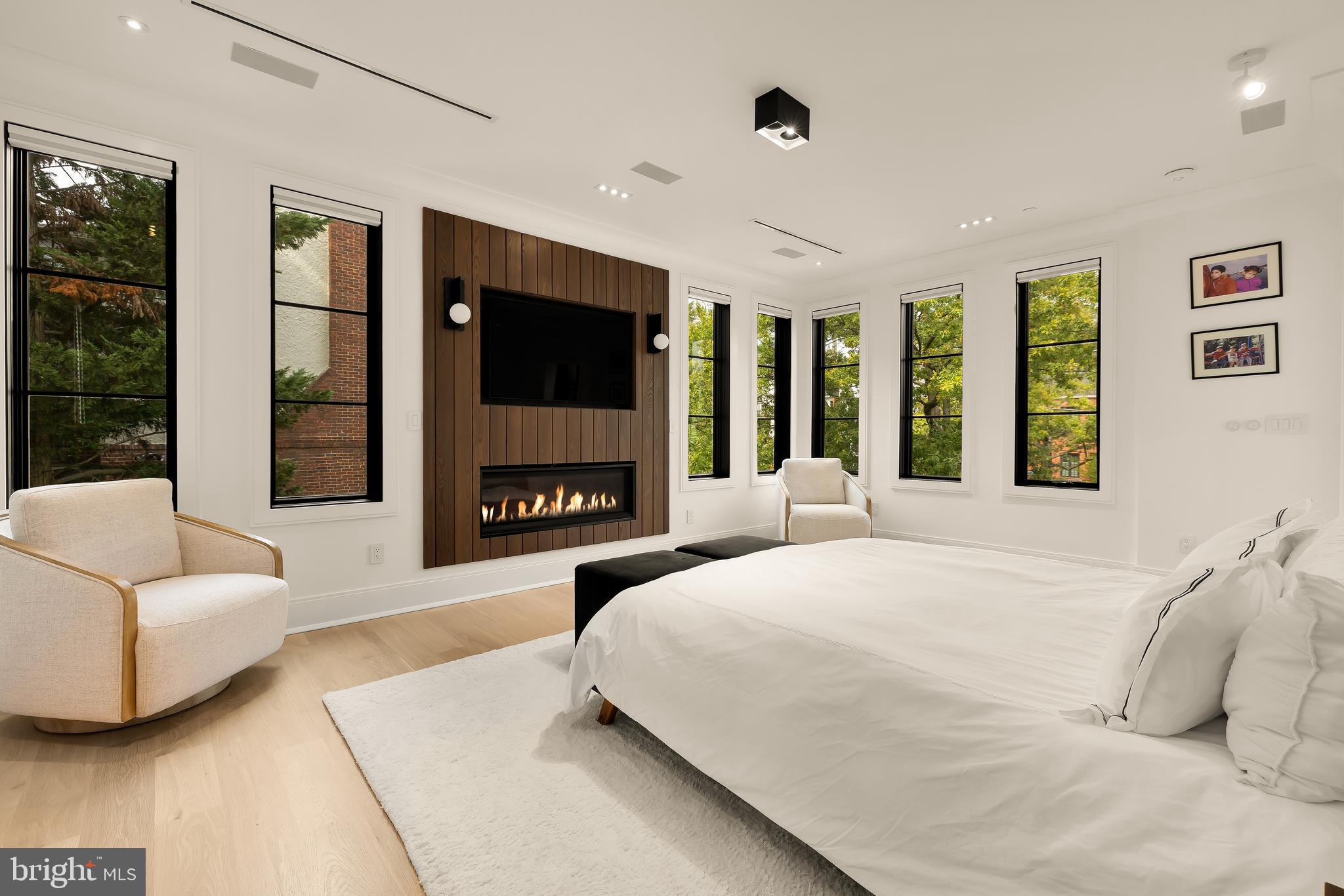 CLEVELAND PARK - Residential