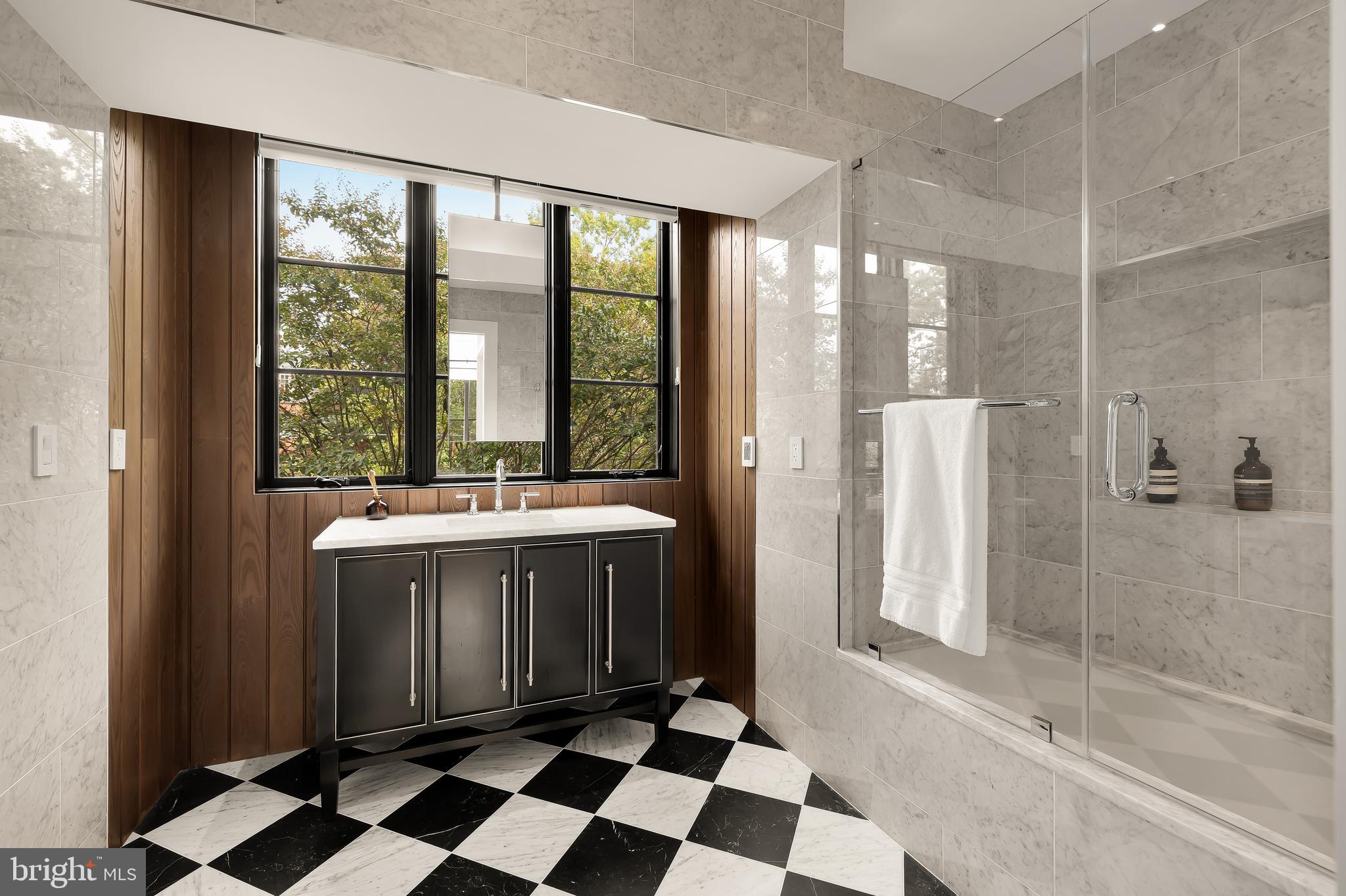 CLEVELAND PARK - Residential