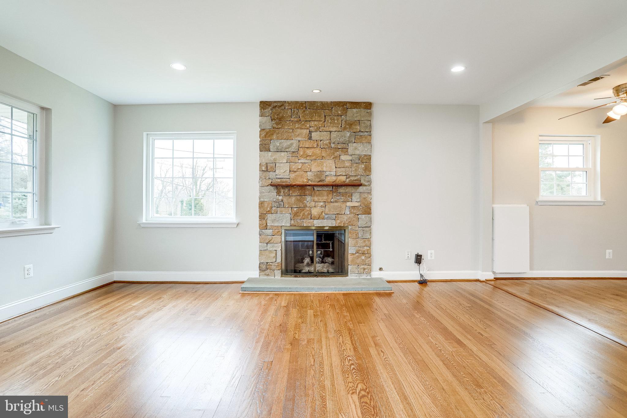 BROYHILL PARK - Residential