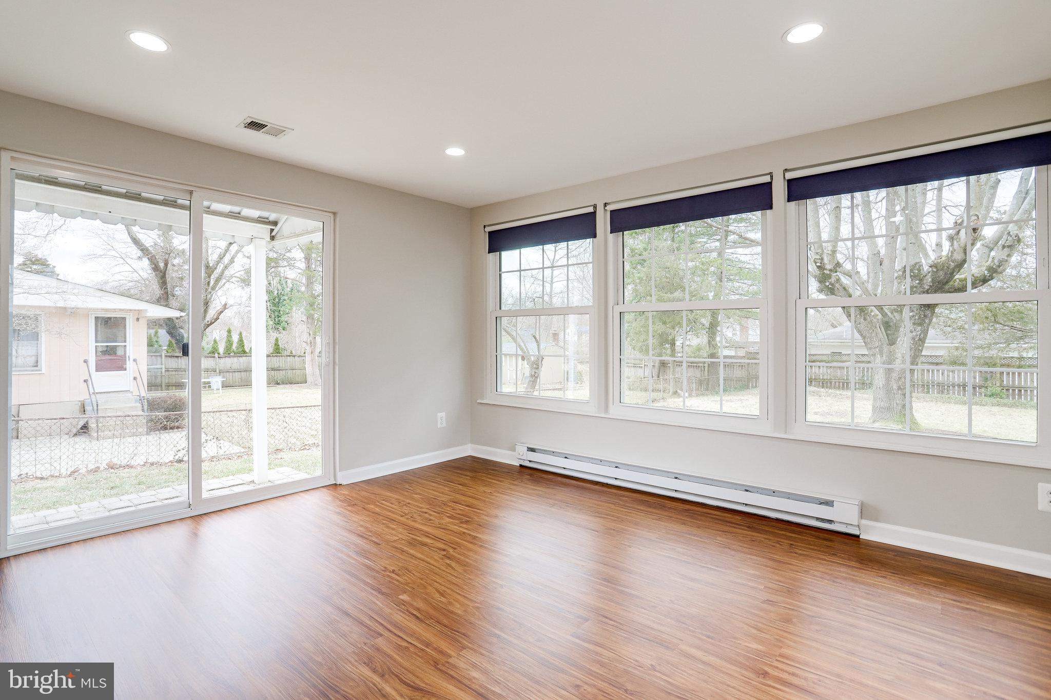 BROYHILL PARK - Residential