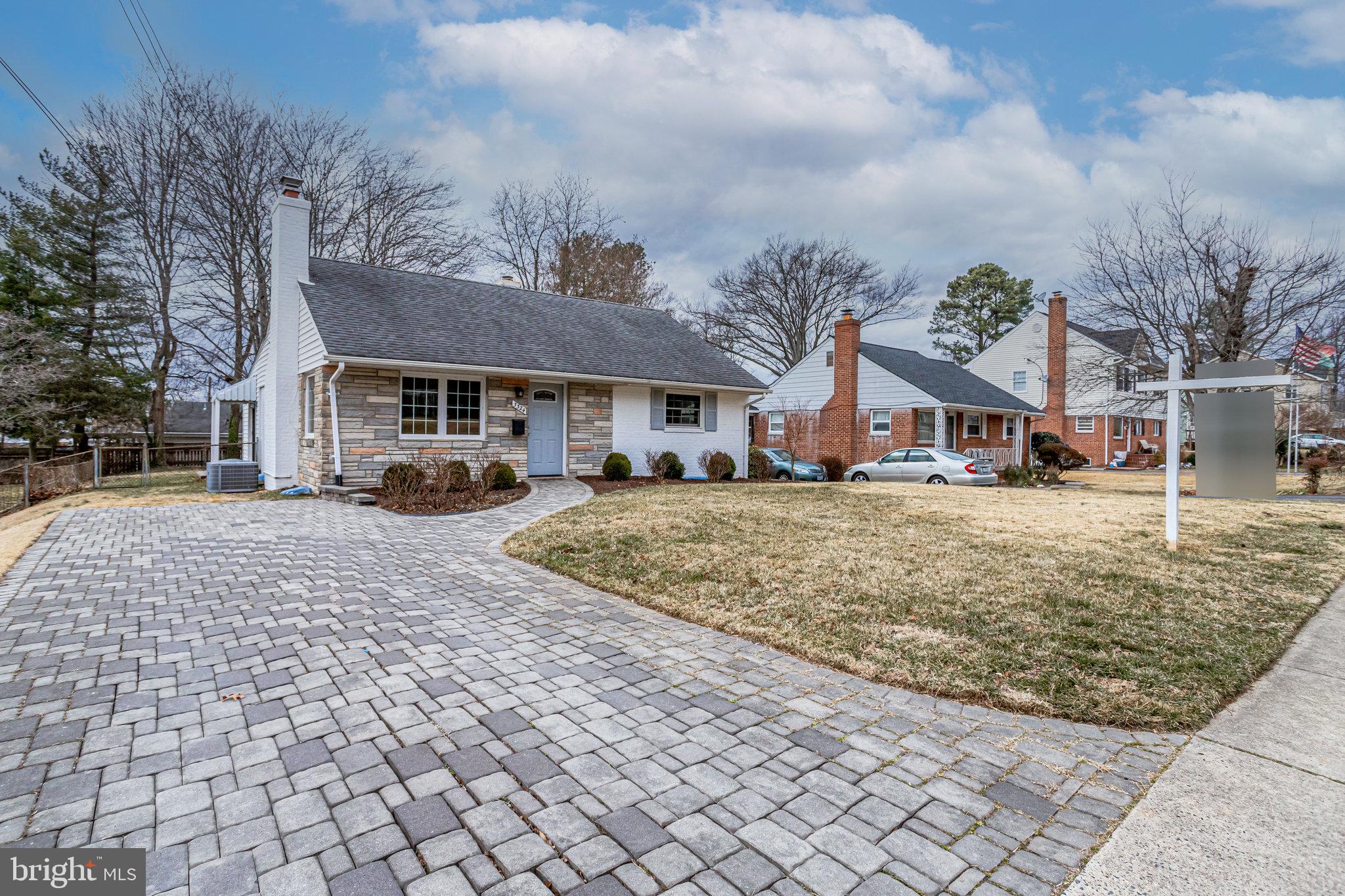 BROYHILL PARK - Residential