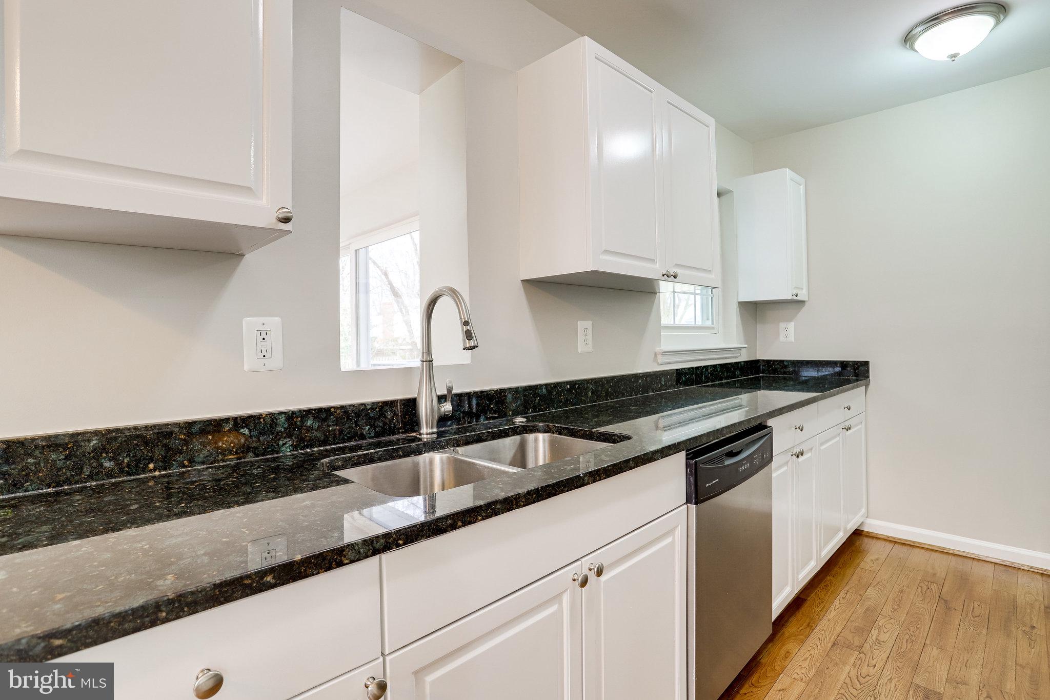 BROYHILL PARK - Residential