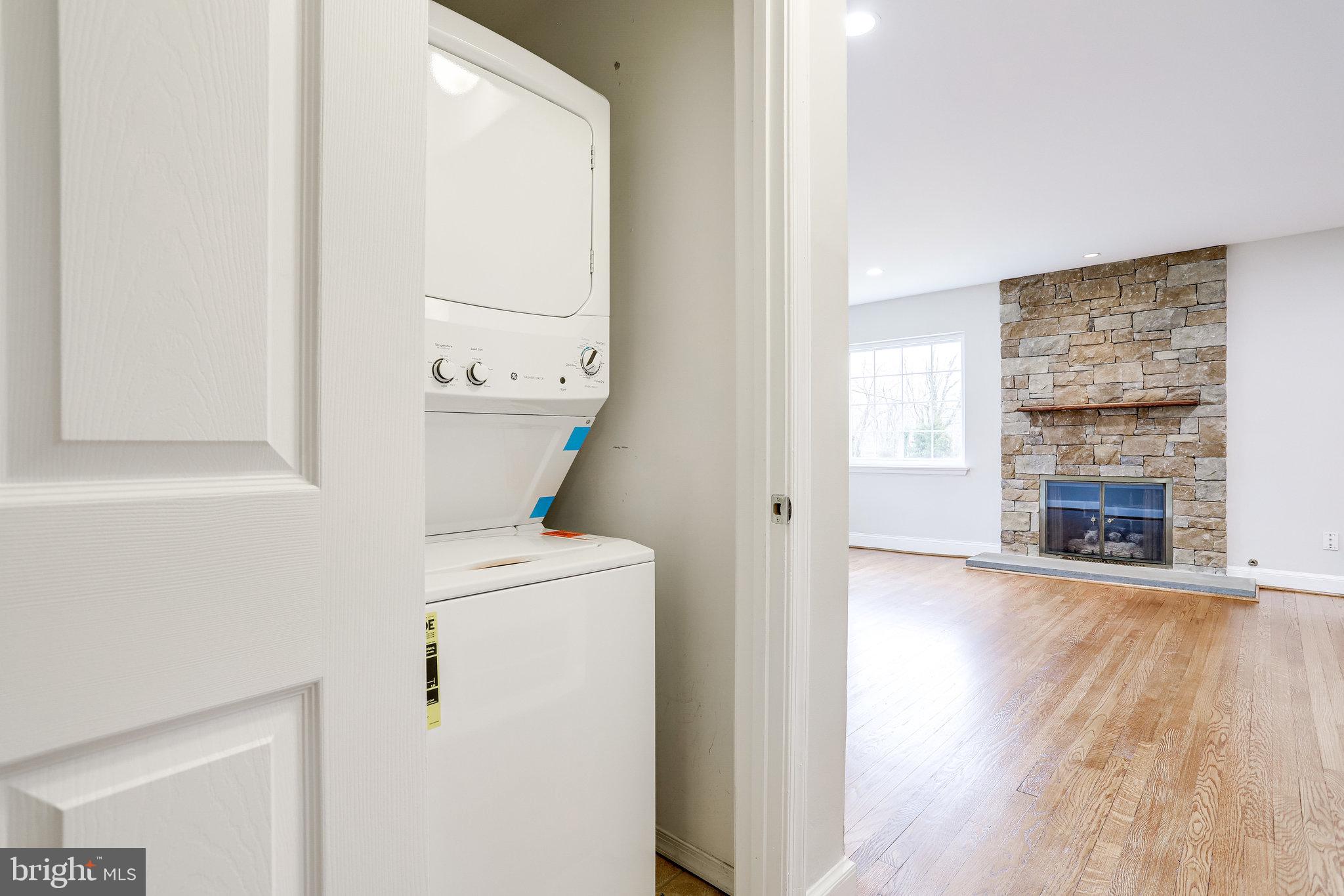 BROYHILL PARK - Residential