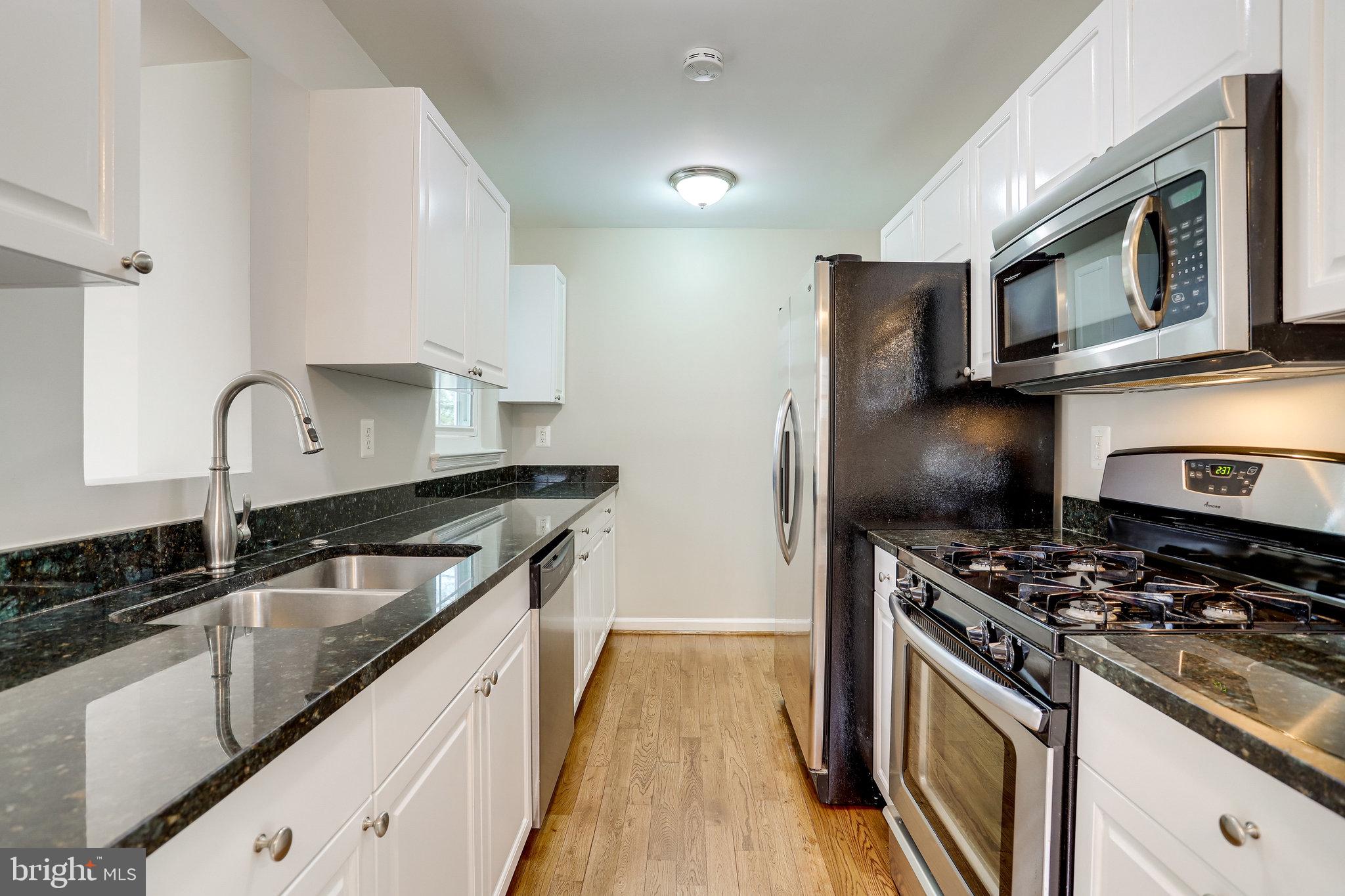 BROYHILL PARK - Residential