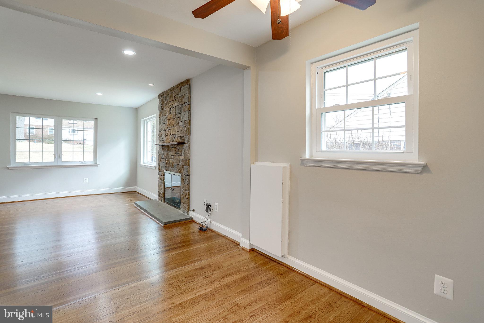 BROYHILL PARK - Residential