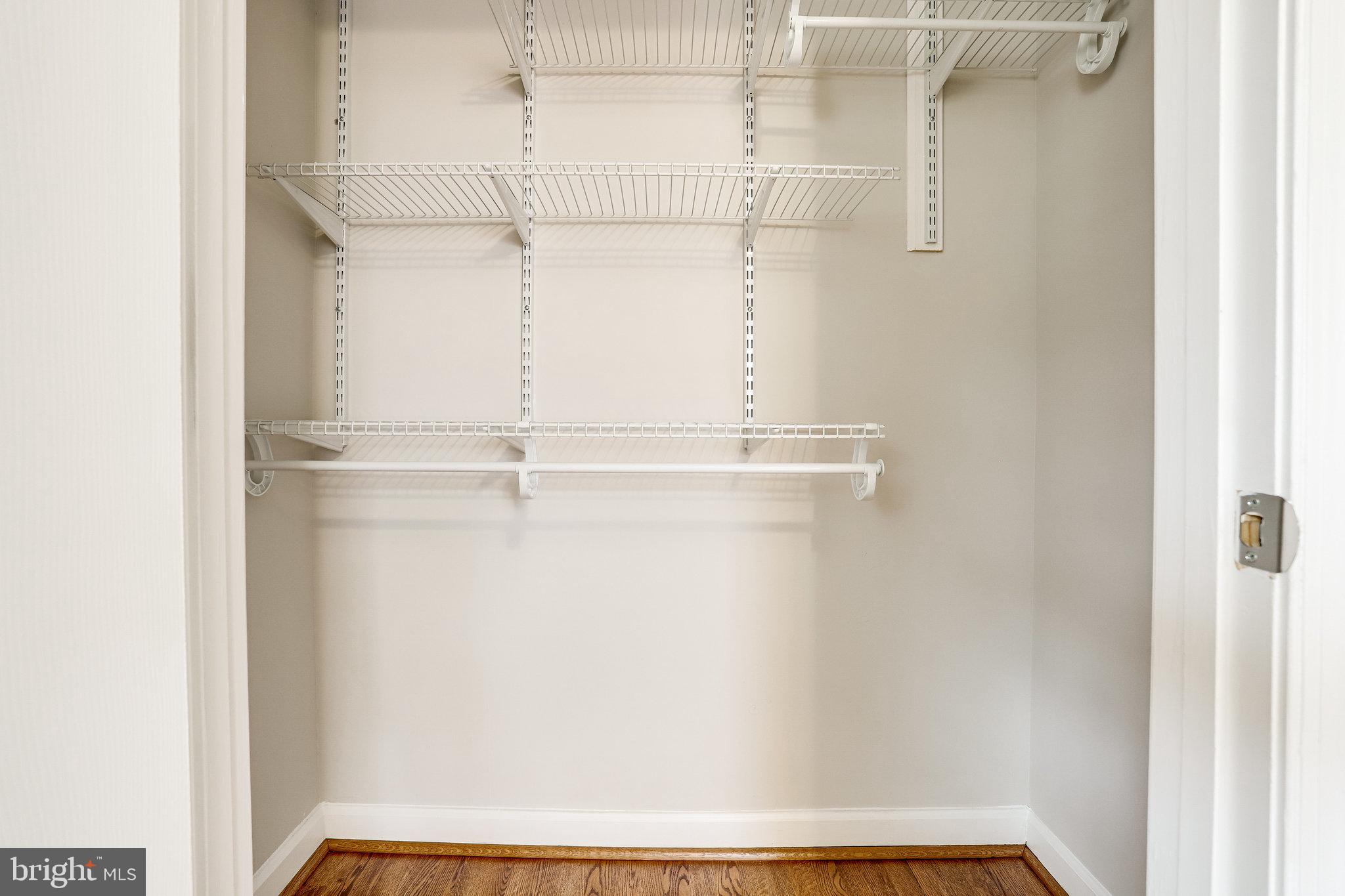 BROYHILL PARK - Residential