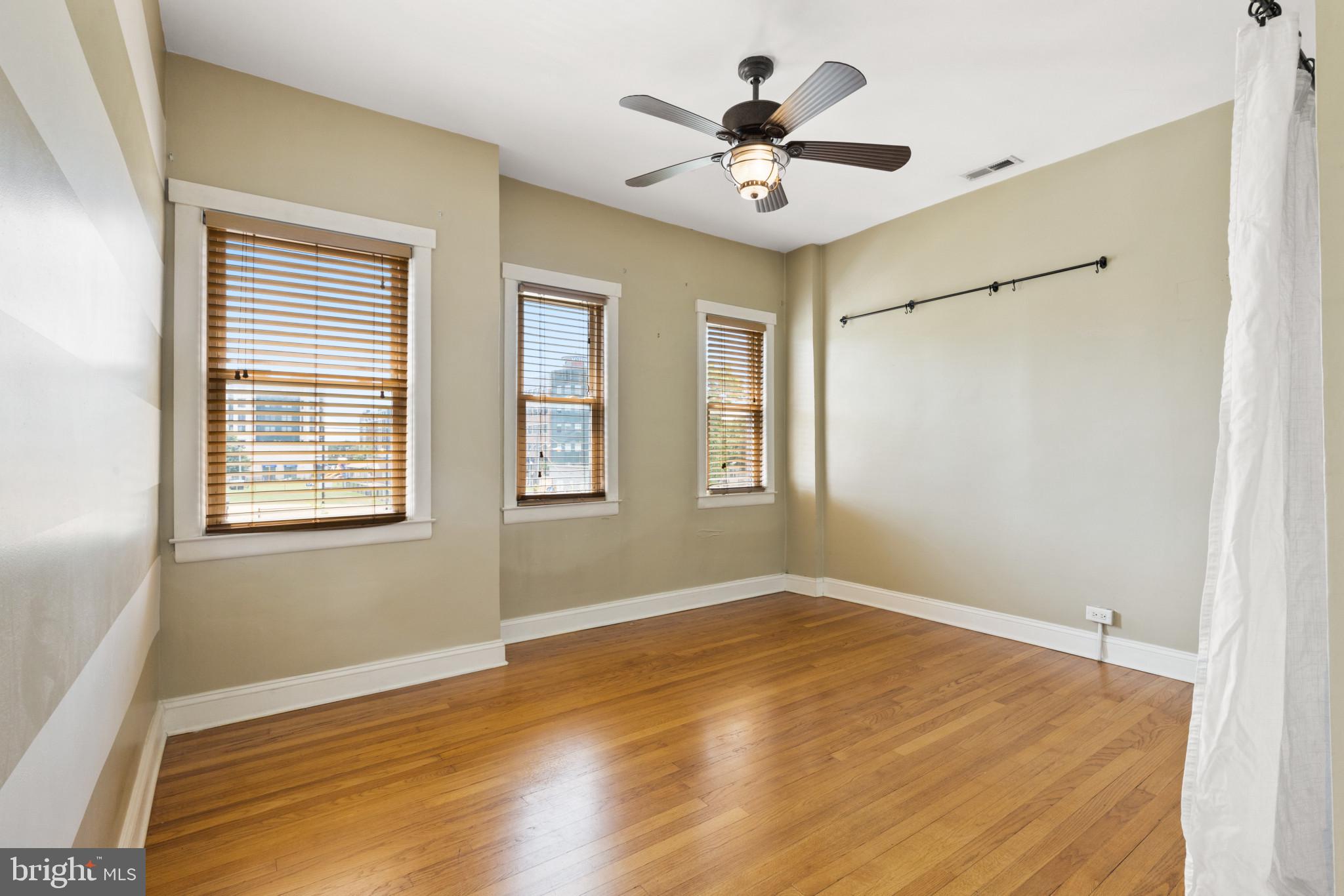 LOCUST POINT - Residential