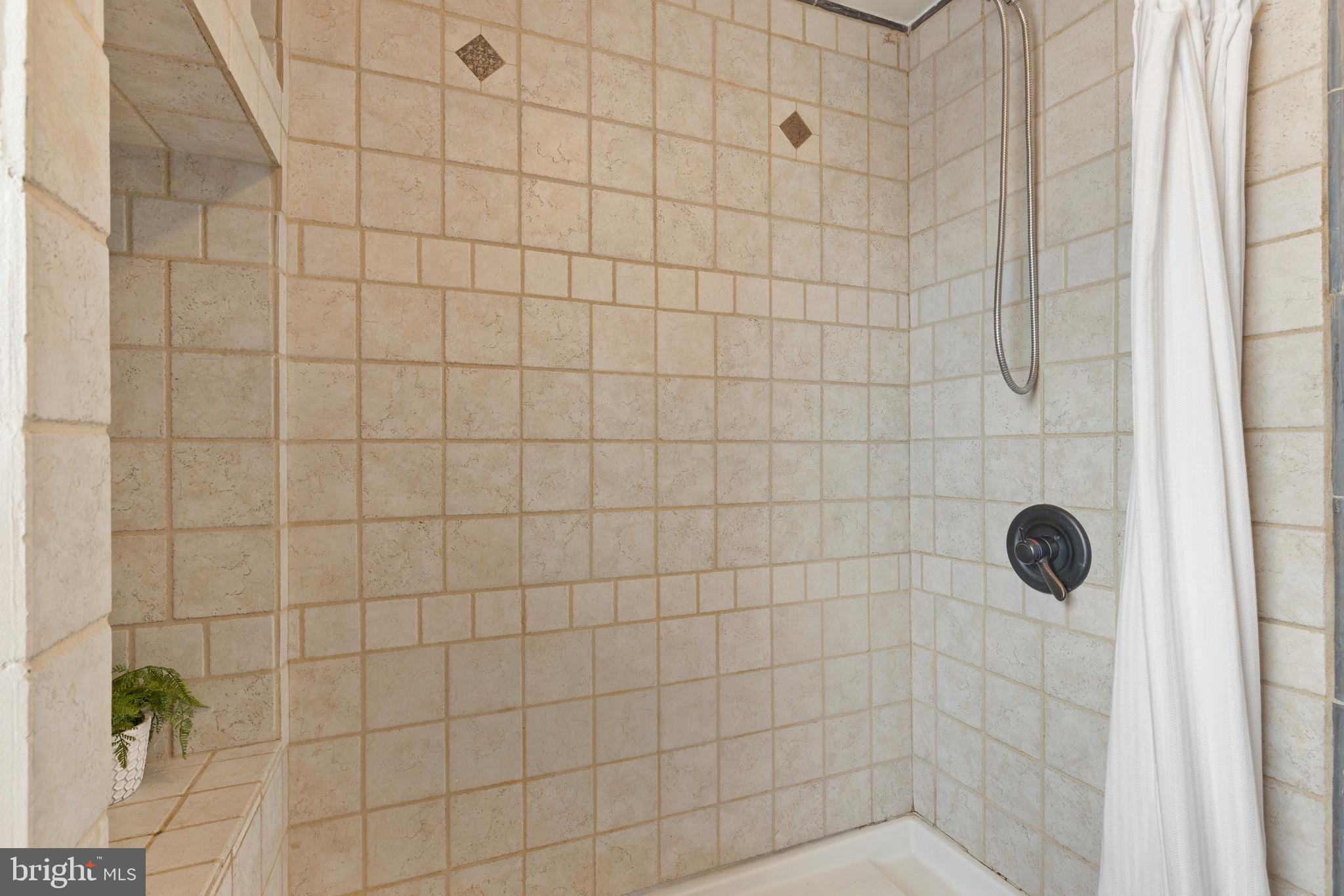 LOCUST POINT - Residential