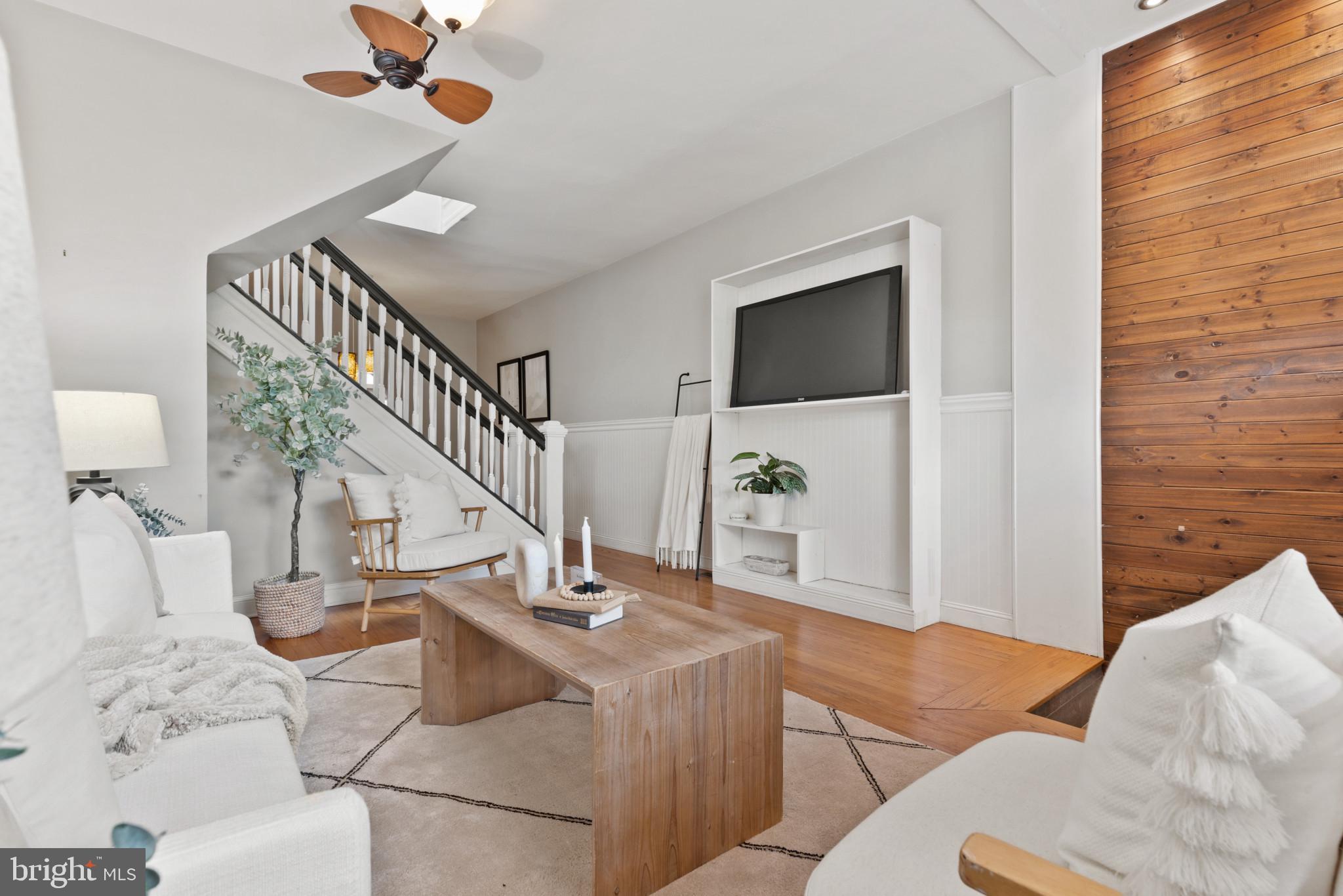 LOCUST POINT - Residential