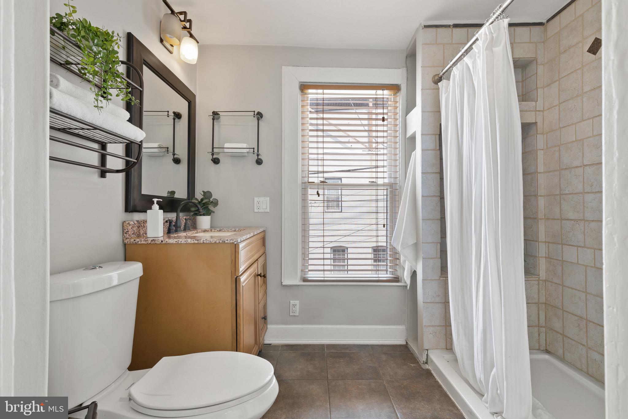 LOCUST POINT - Residential