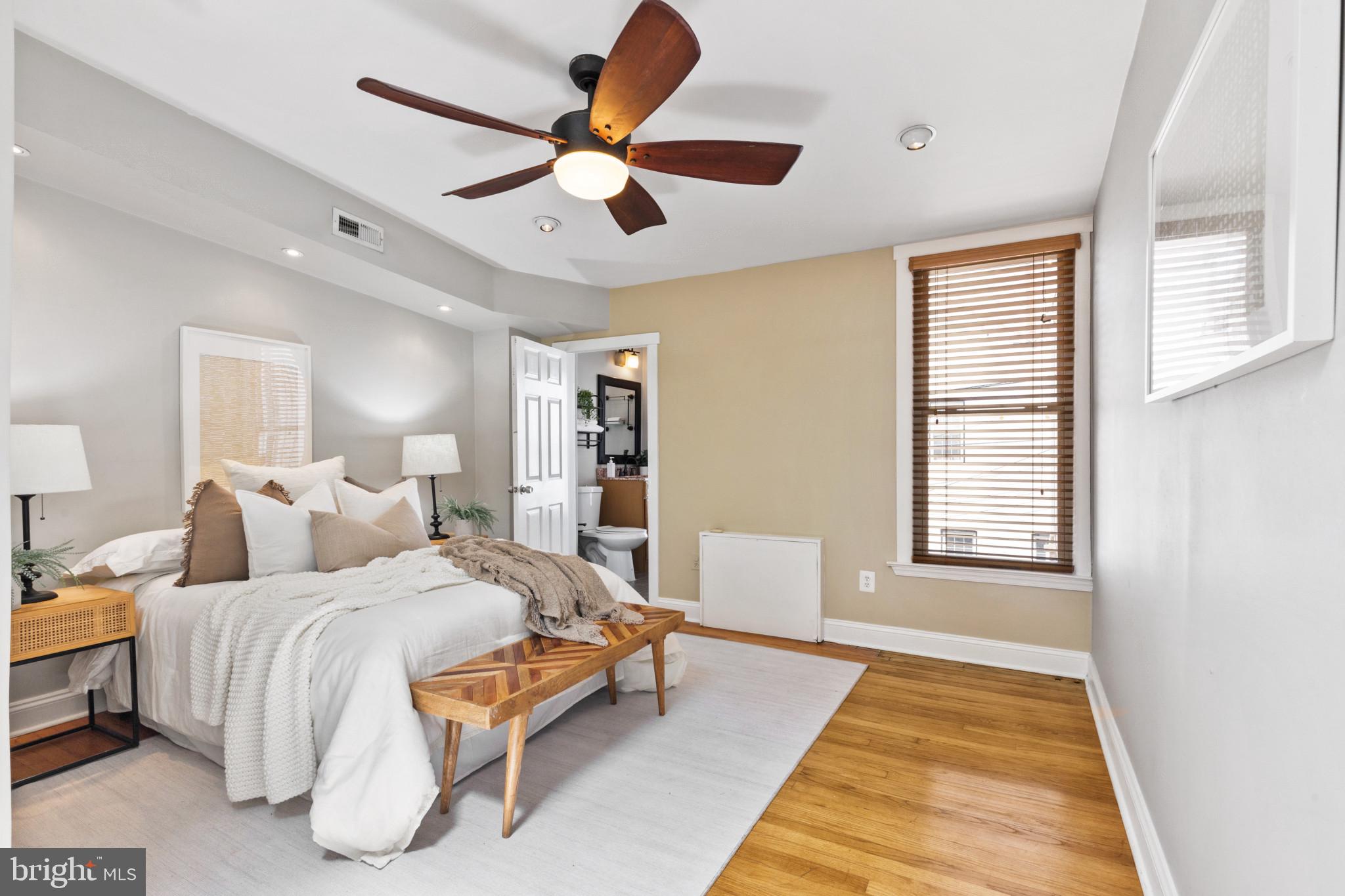 LOCUST POINT - Residential