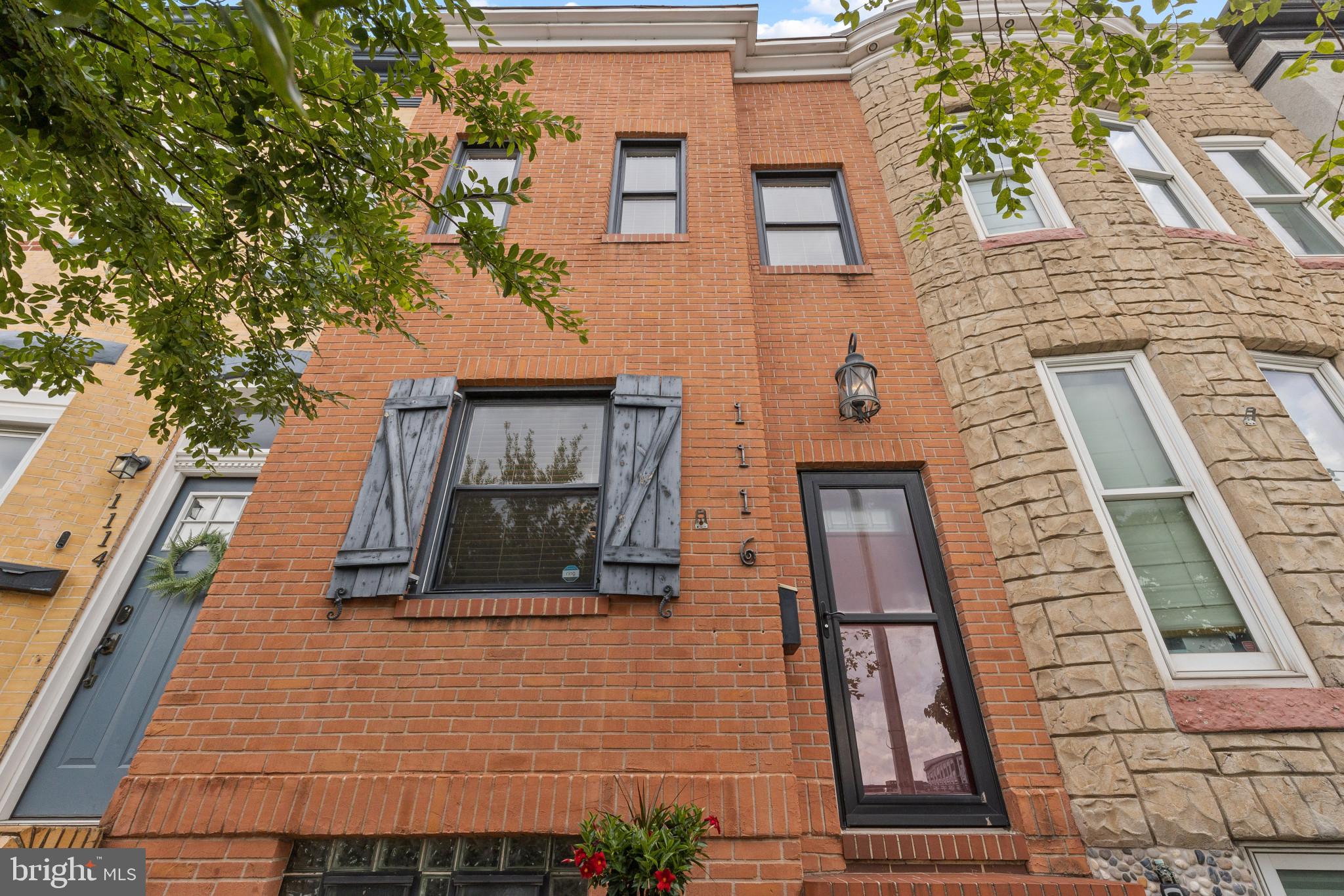 LOCUST POINT - Residential