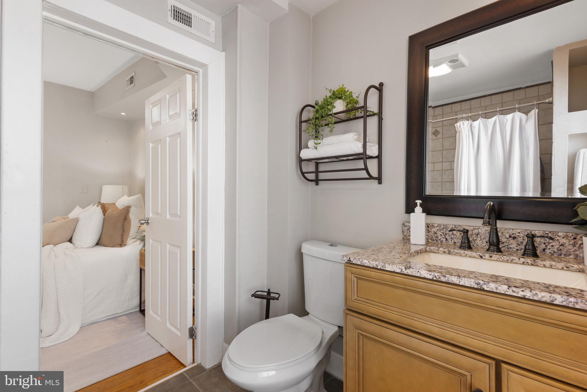 LOCUST POINT - Residential